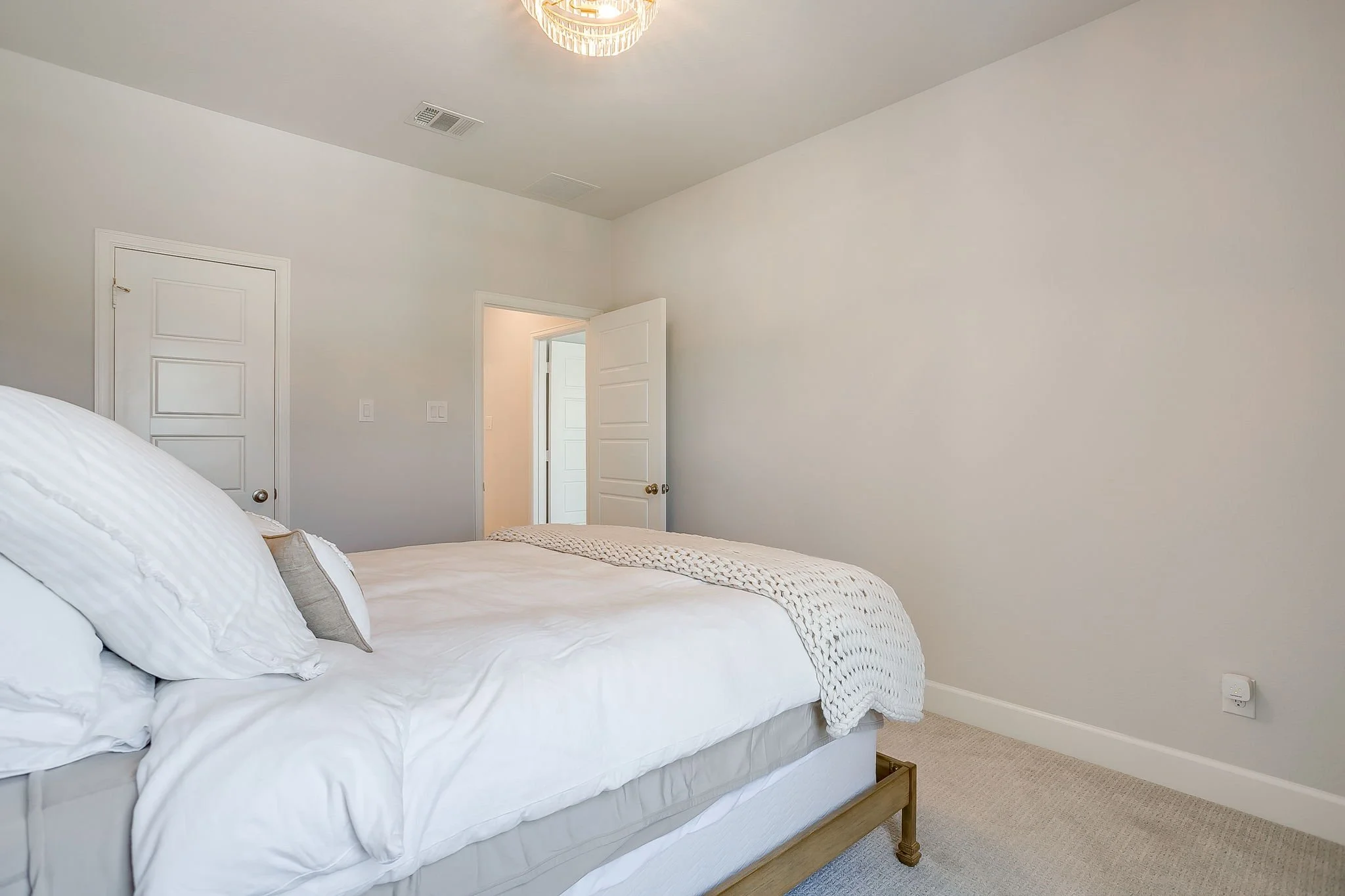 2117 Eastus Ln (38 of 47).jpg
