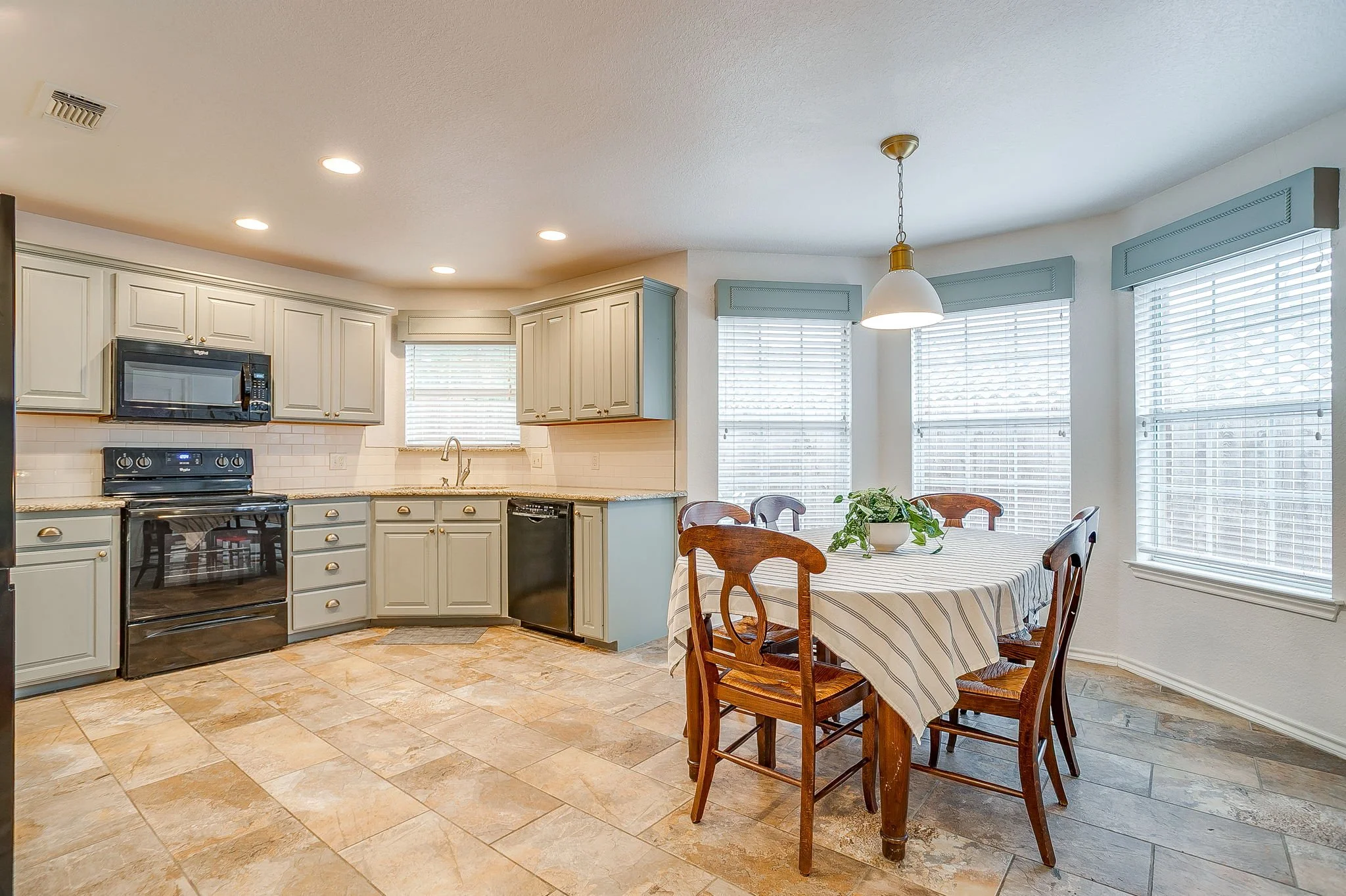1017 Austin Ct (16 of 45).jpg