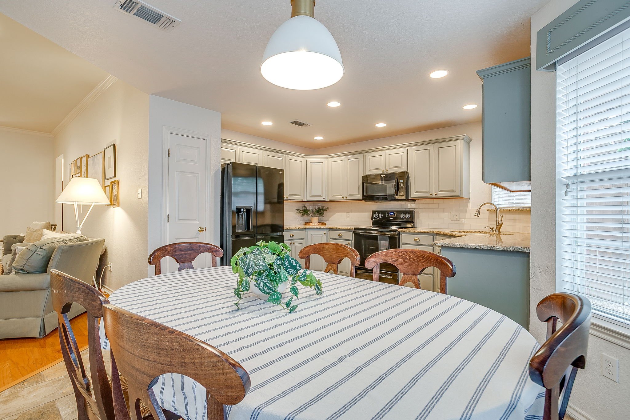 1017 Austin Ct (20 of 45).jpg