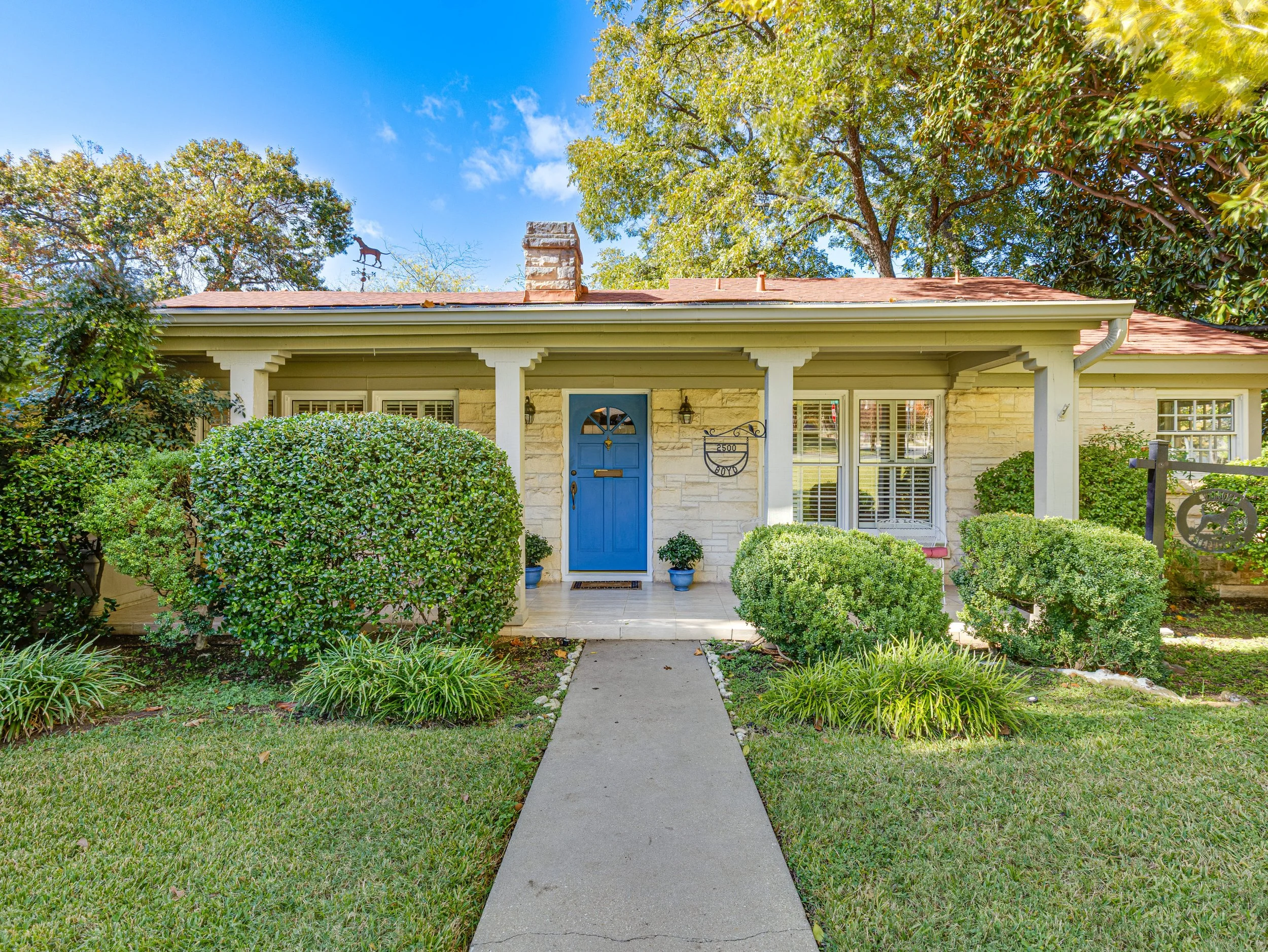 004 Front Porch - 2500 Boyd.jpg