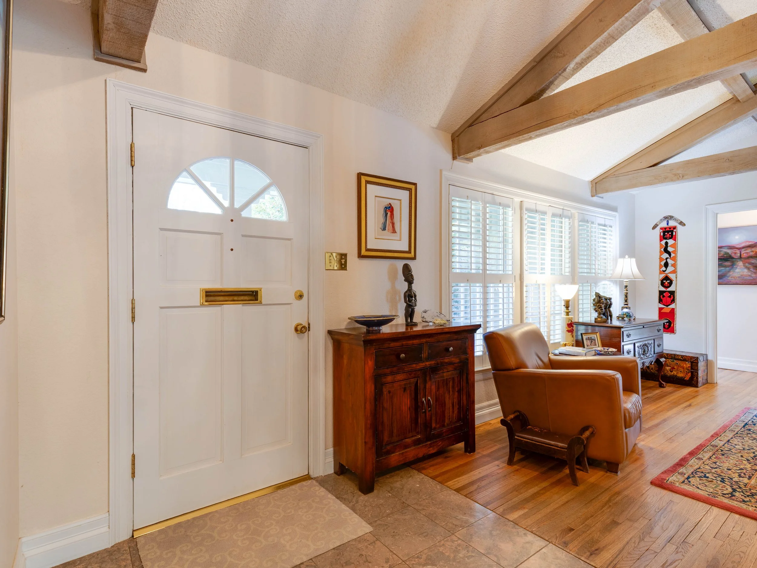 007 Foyer - 2500 Boyd.jpg