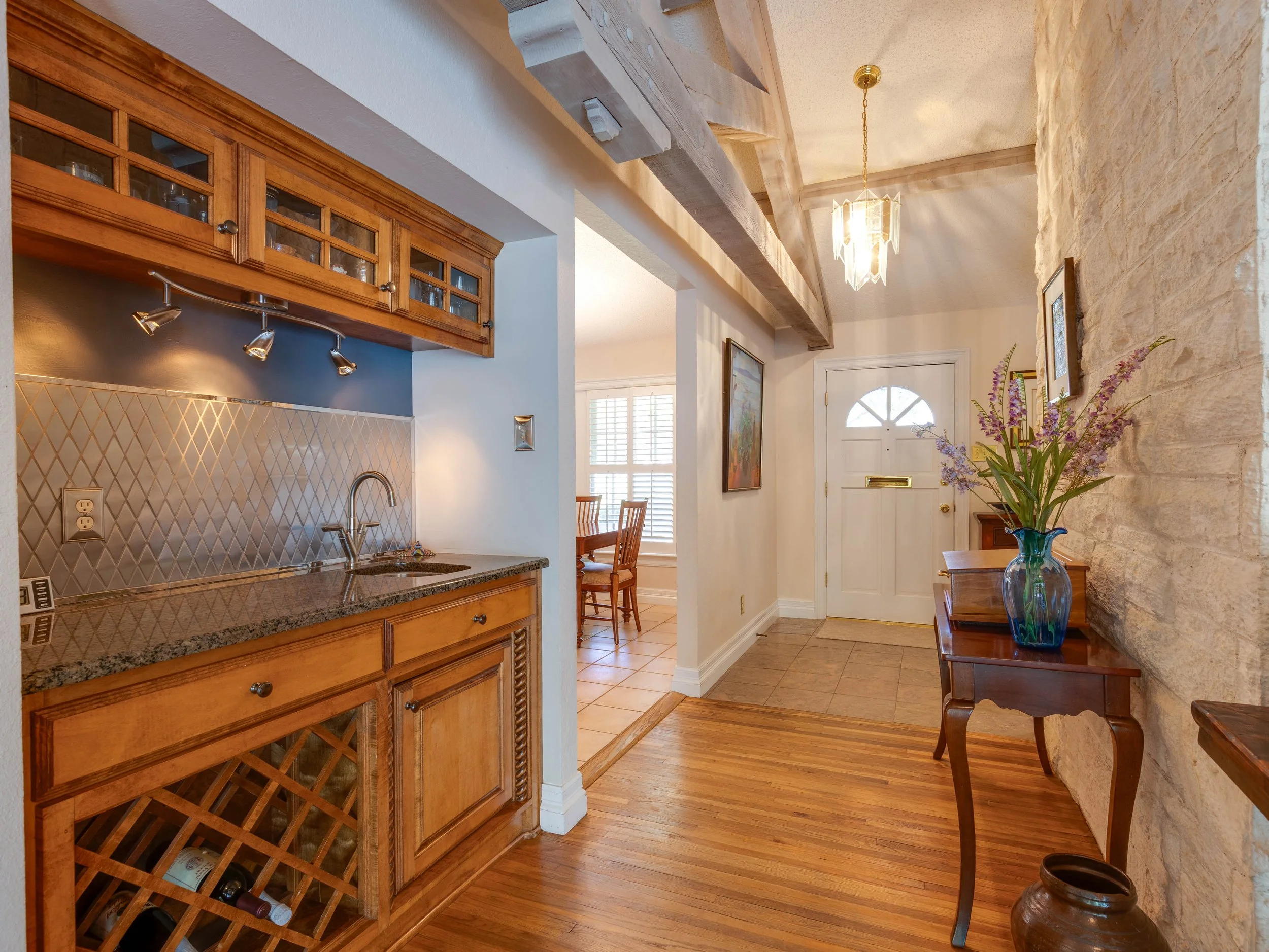 008 Foyer - 2500 Boyd.jpg