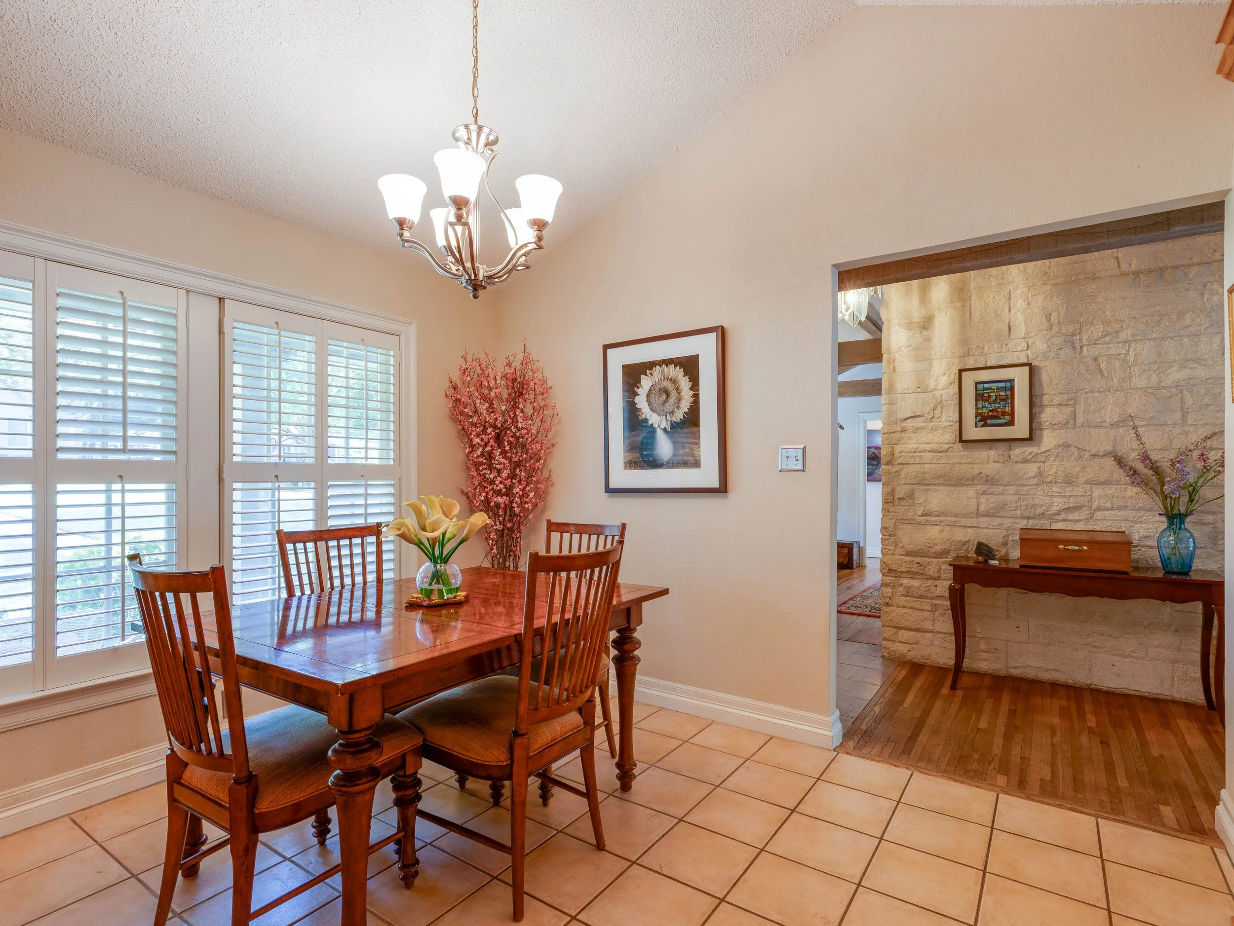 011 Dining Room - 2500 Boyd.jpg