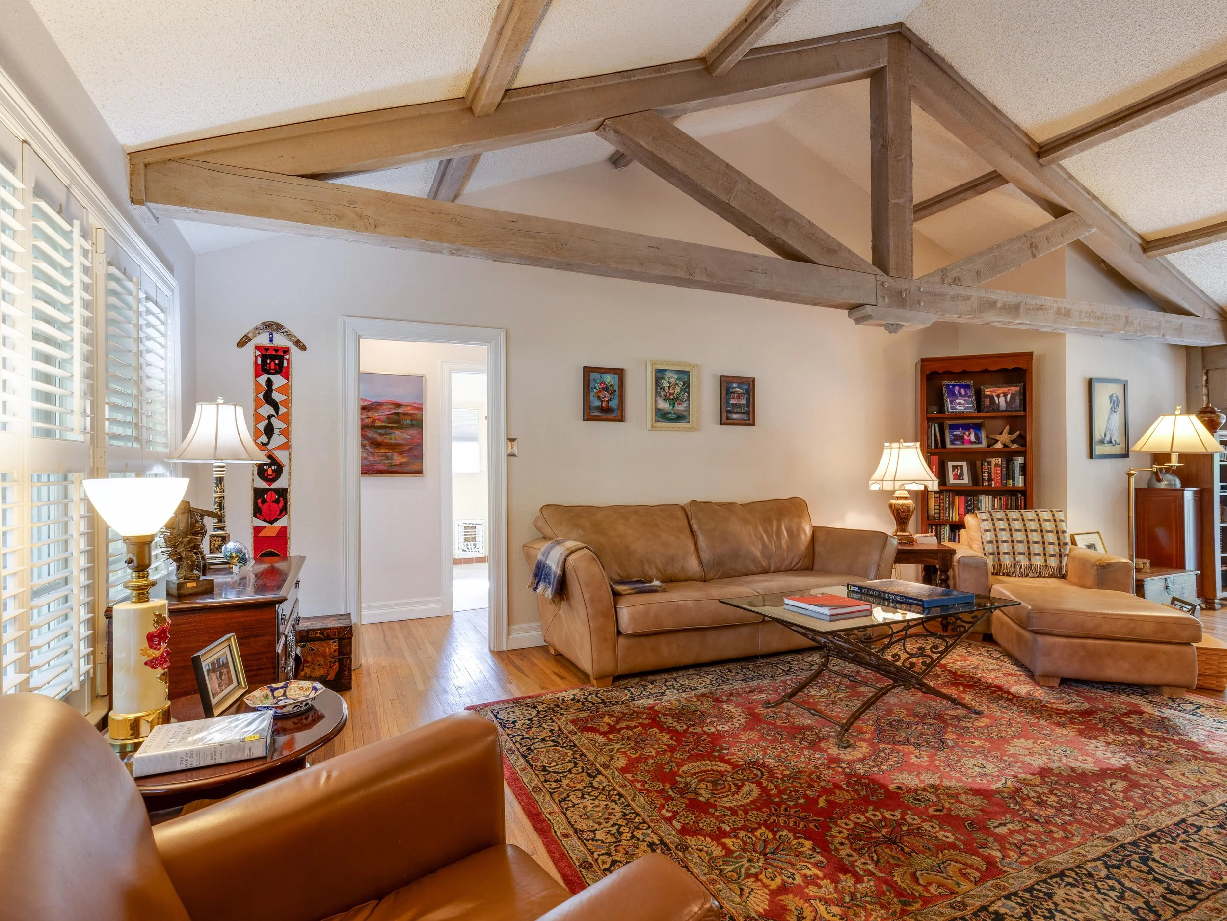018 Living Room - 2500 Boyd.jpg