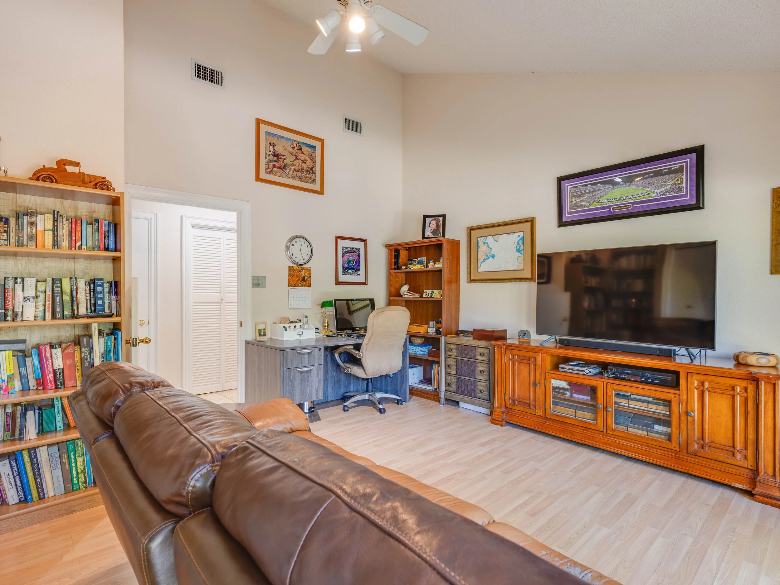 040 Bed or Game Room - 2500 Boyd.jpg
