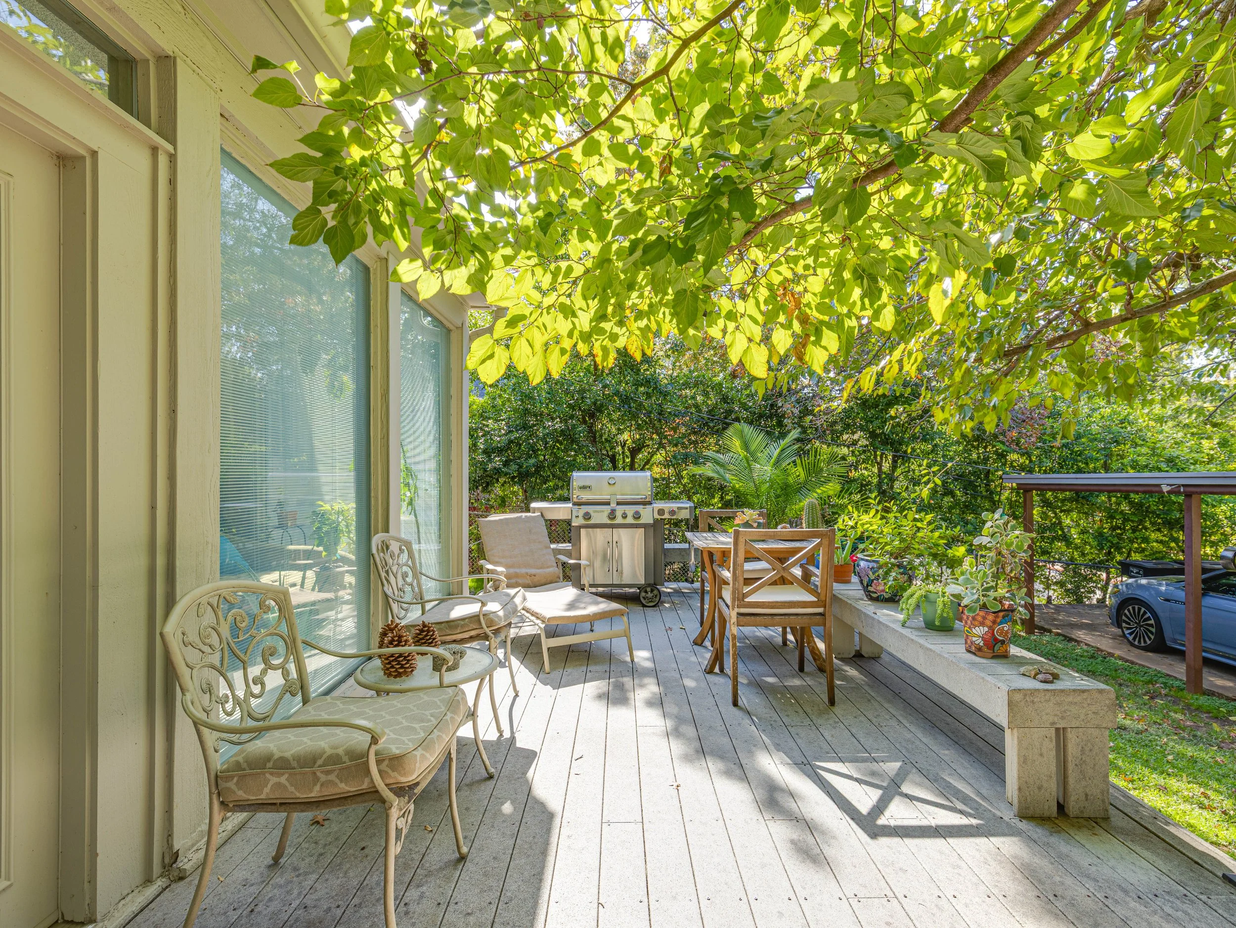 045 Patio - 2500 Boyd.jpg