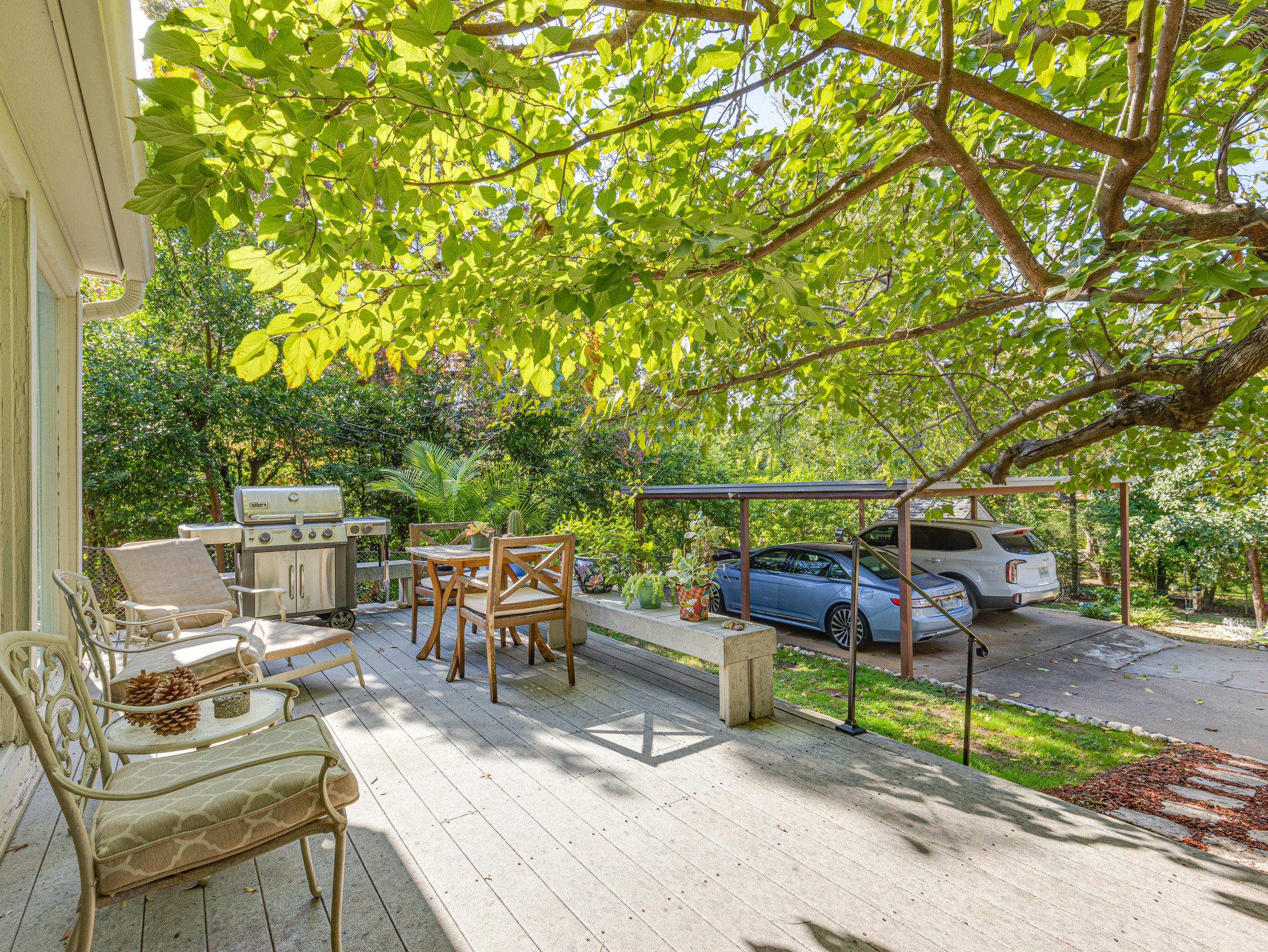 046 Patio - 2500 Boyd.jpg