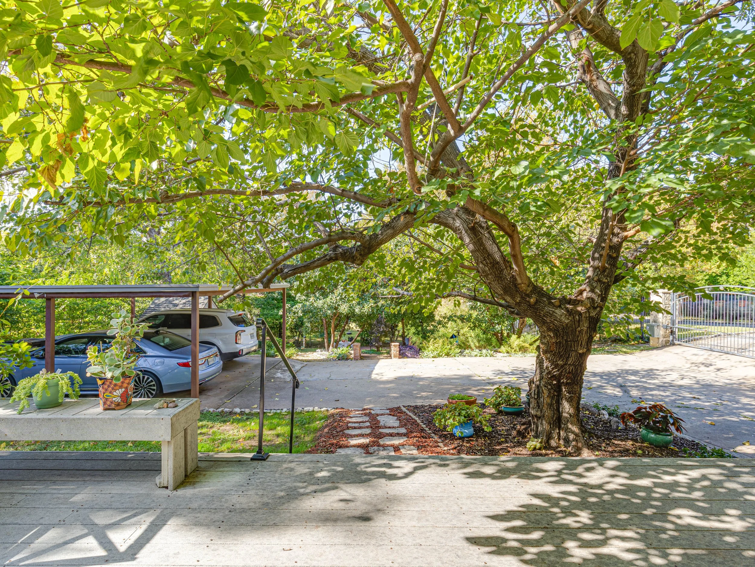 049 Patio - 2500 Boyd.jpg
