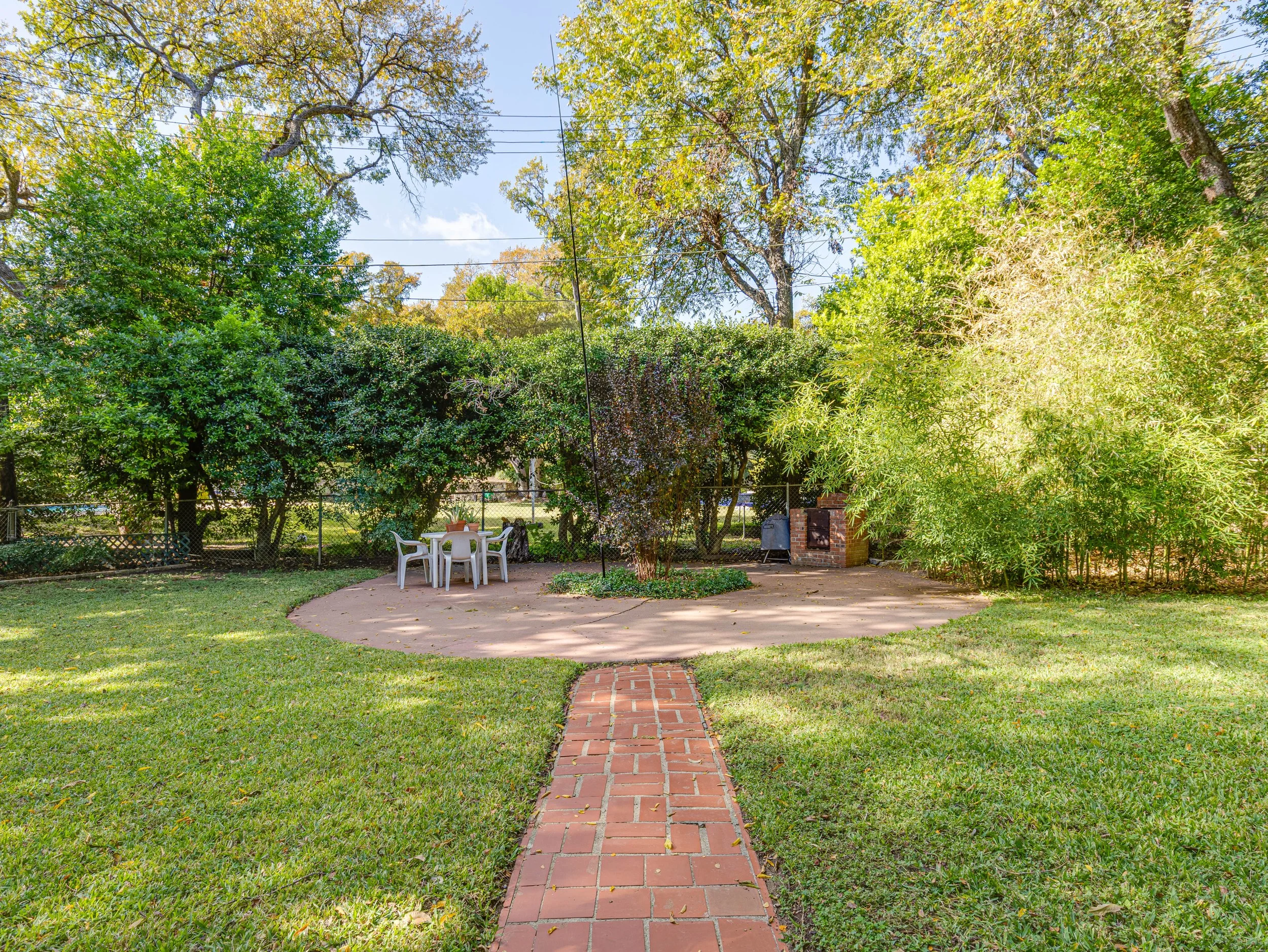 055 Backyard - 2500 Boyd.jpg