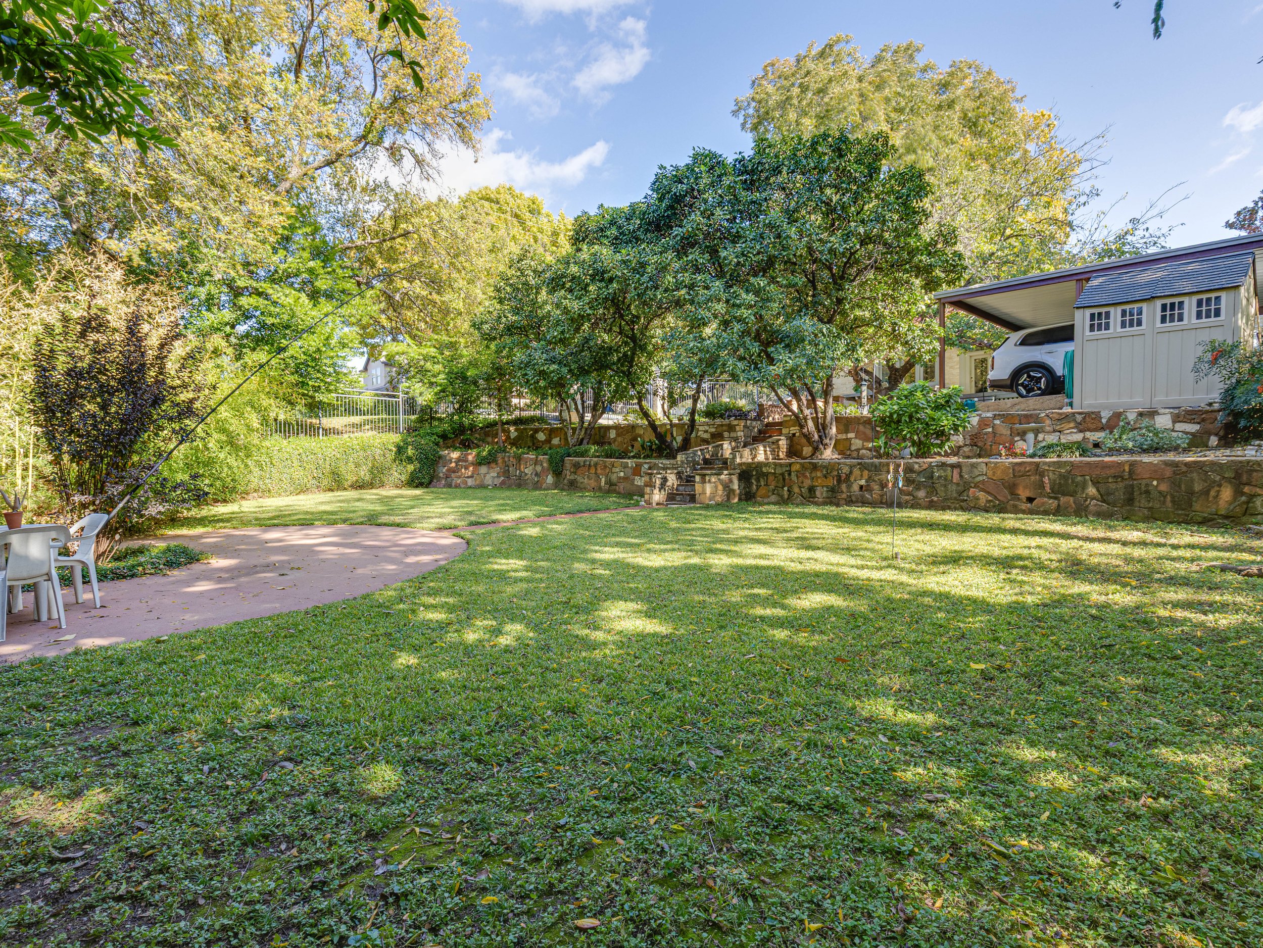 061 Backyard - 2500 Boyd.jpg
