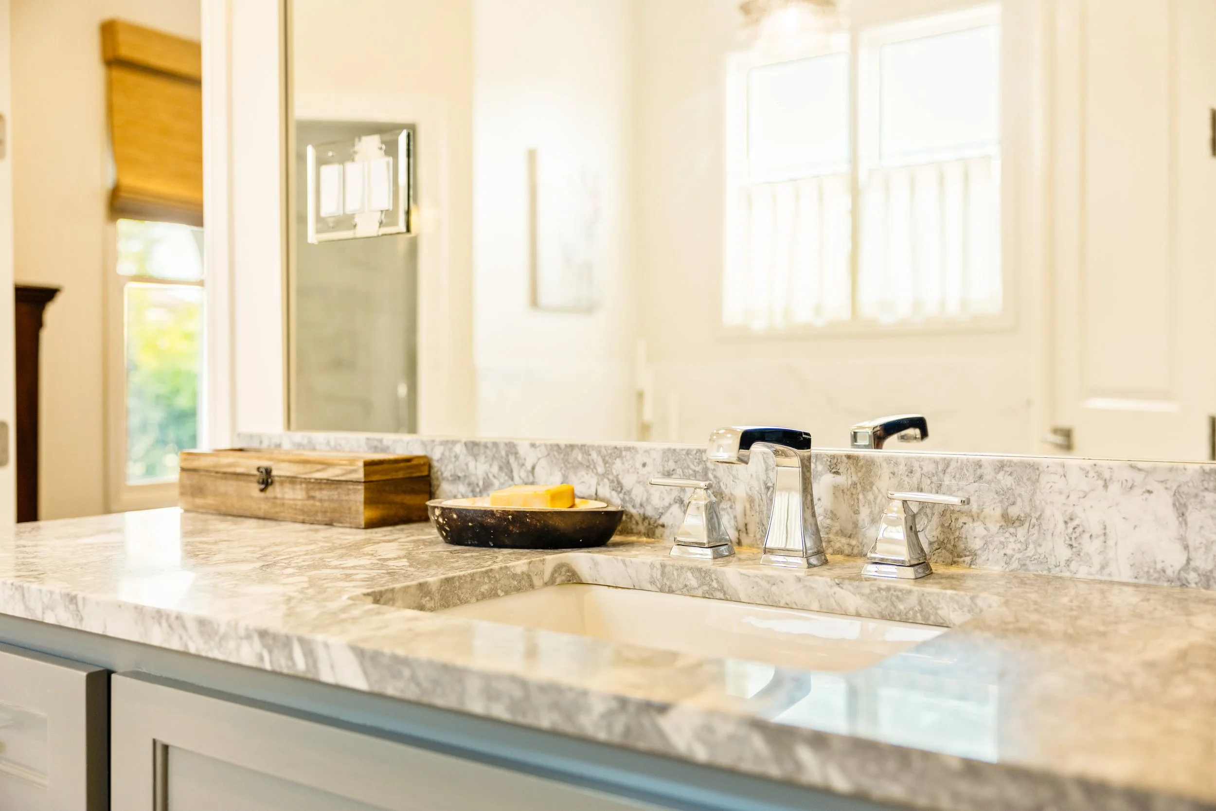 047 Primary Bathroom - 109 Pineland.jpg