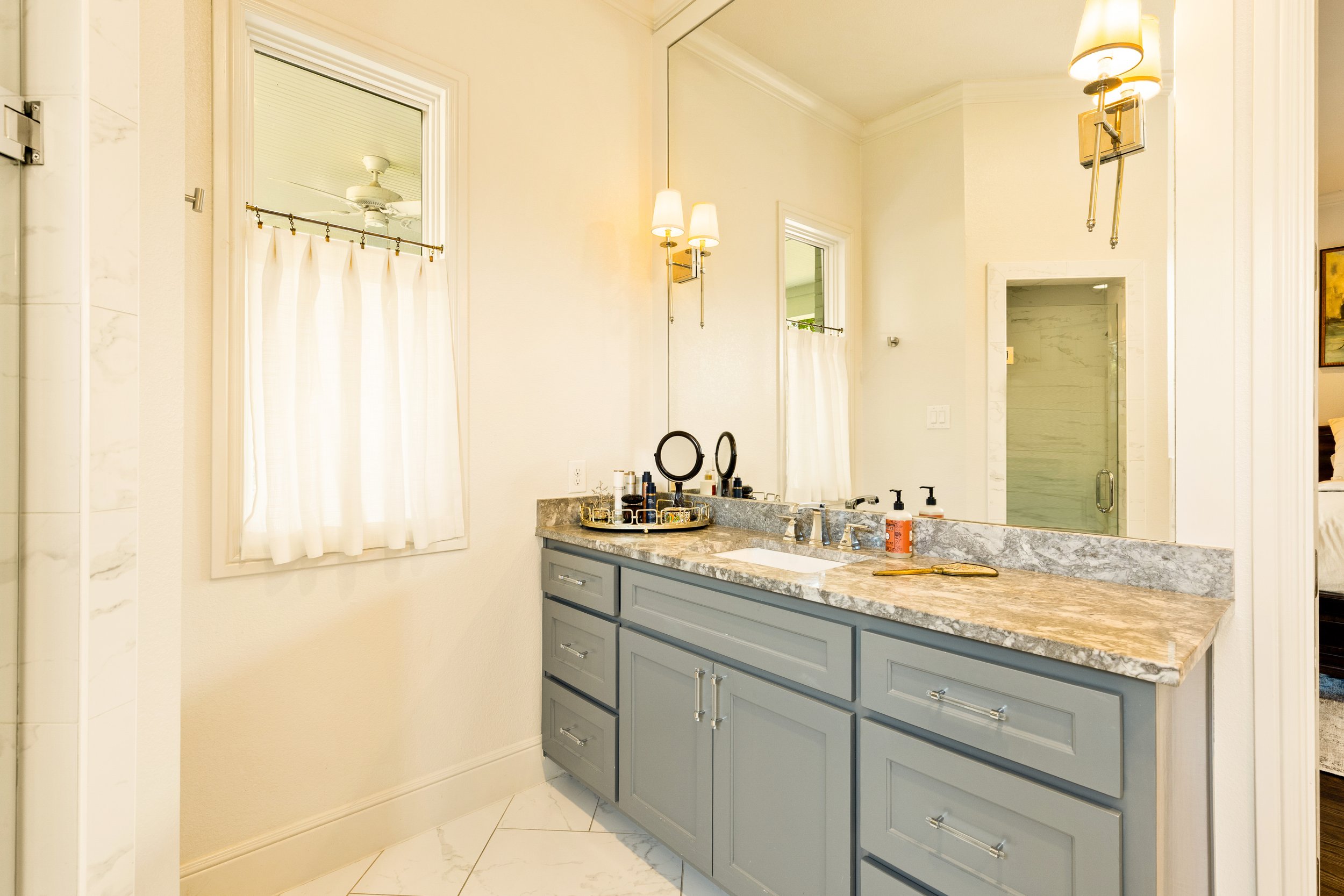045 Primary Bathroom - 109 Pineland.jpg