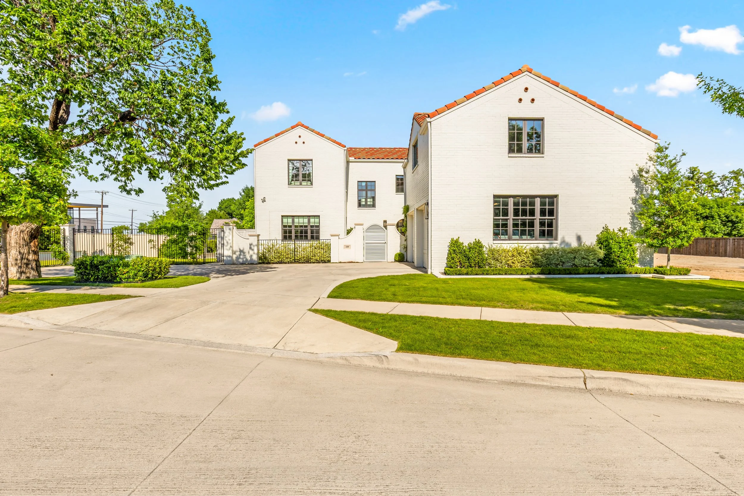 001 Front - 109 Pineland.jpg