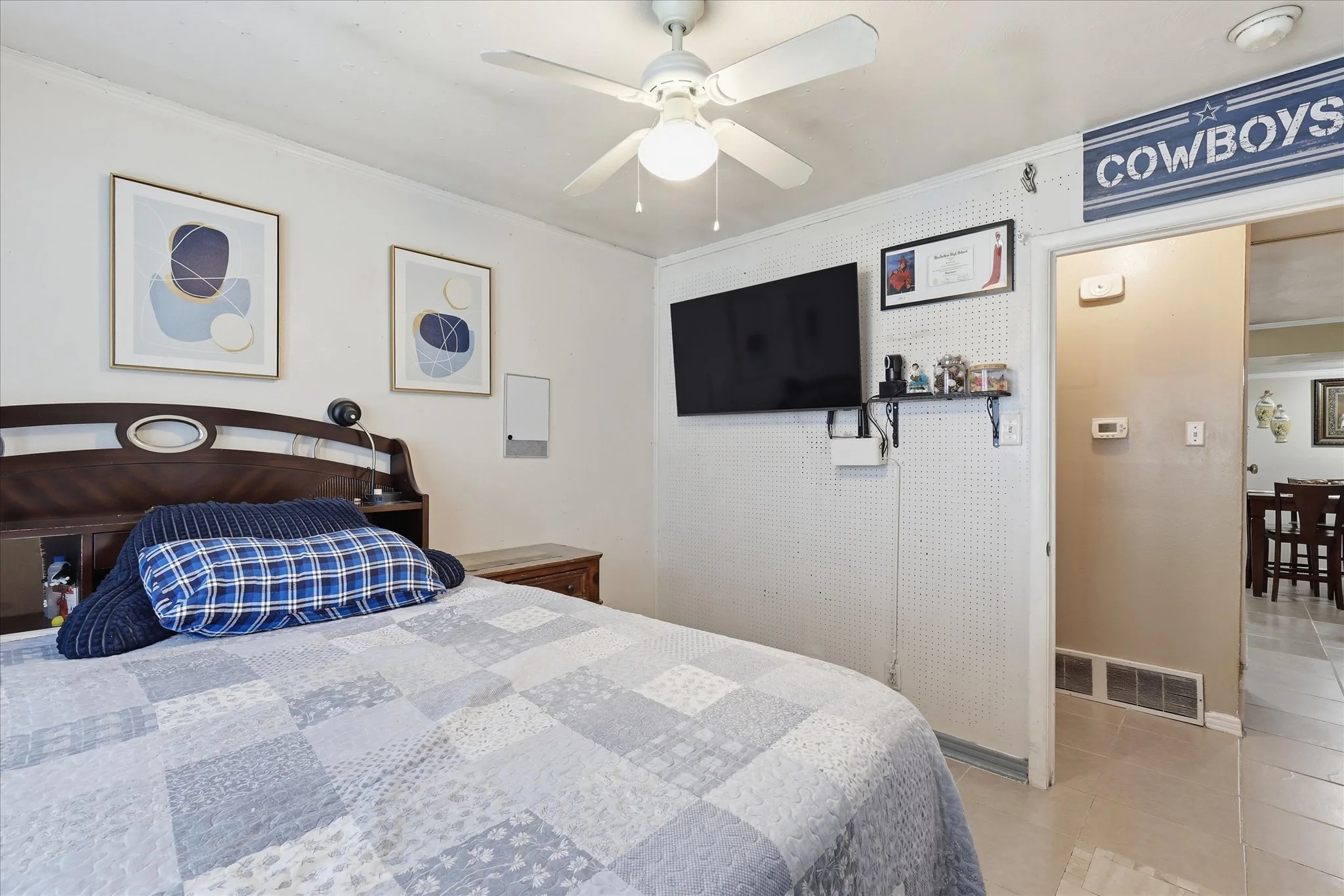 31-2800_Brockbank_Dr - 031.jpg