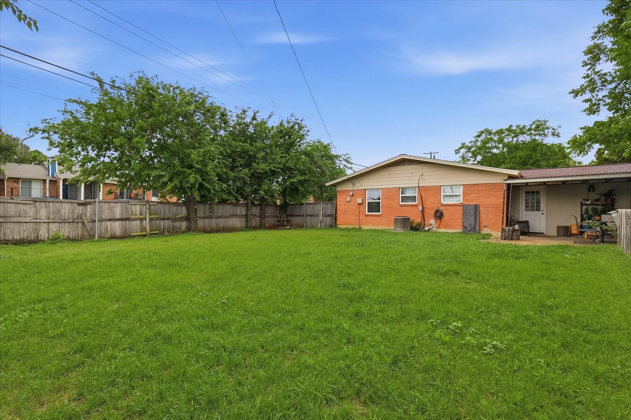 50-2800_Brockbank_Dr - 050.jpg