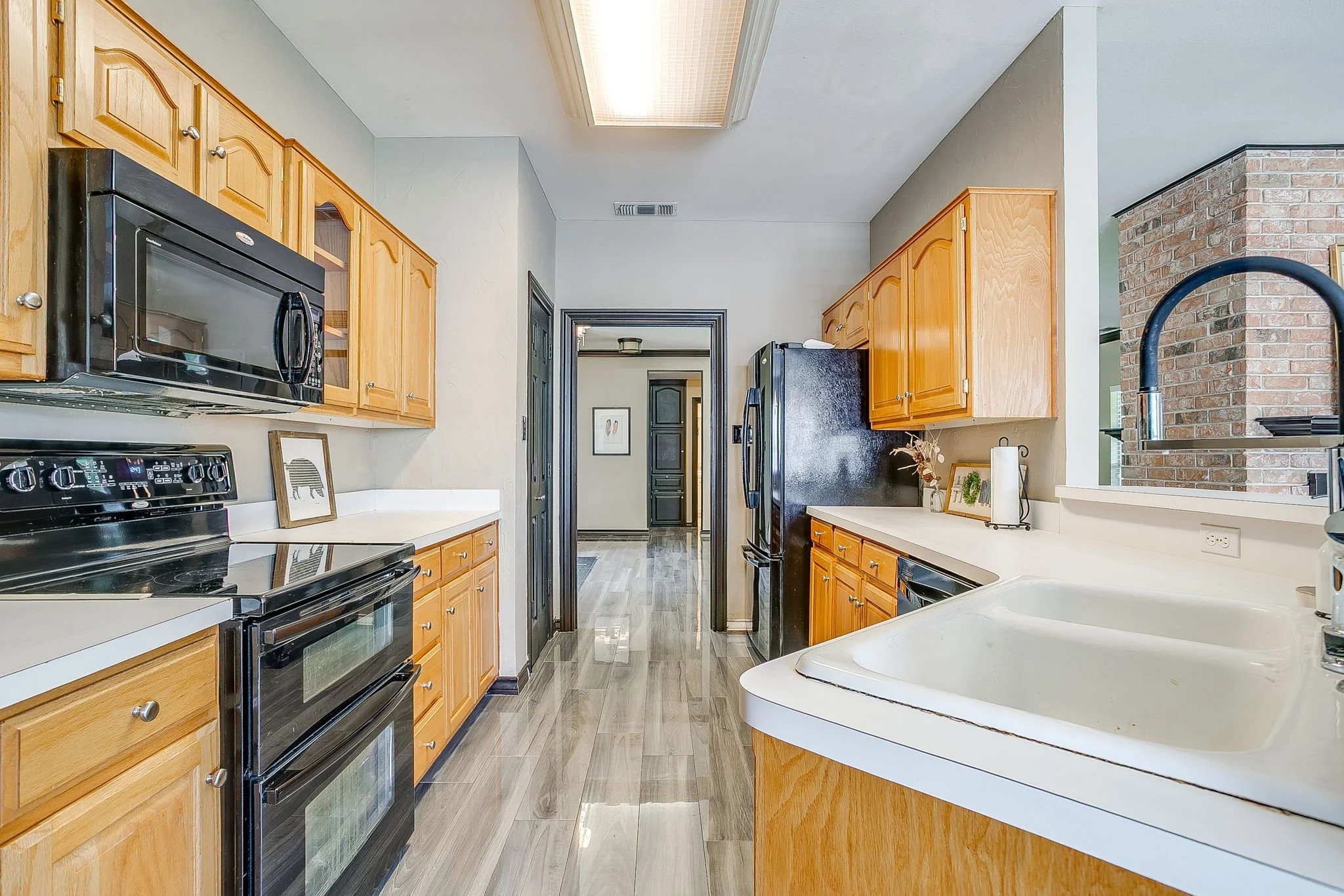 9928 Wandering Way St (25 of 46).jpg
