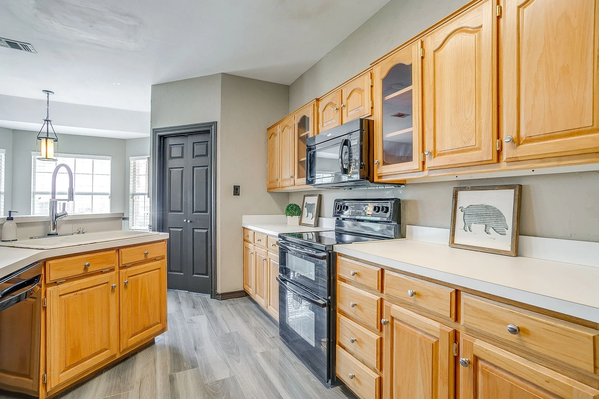 9928 Wandering Way St (29 of 46).jpg