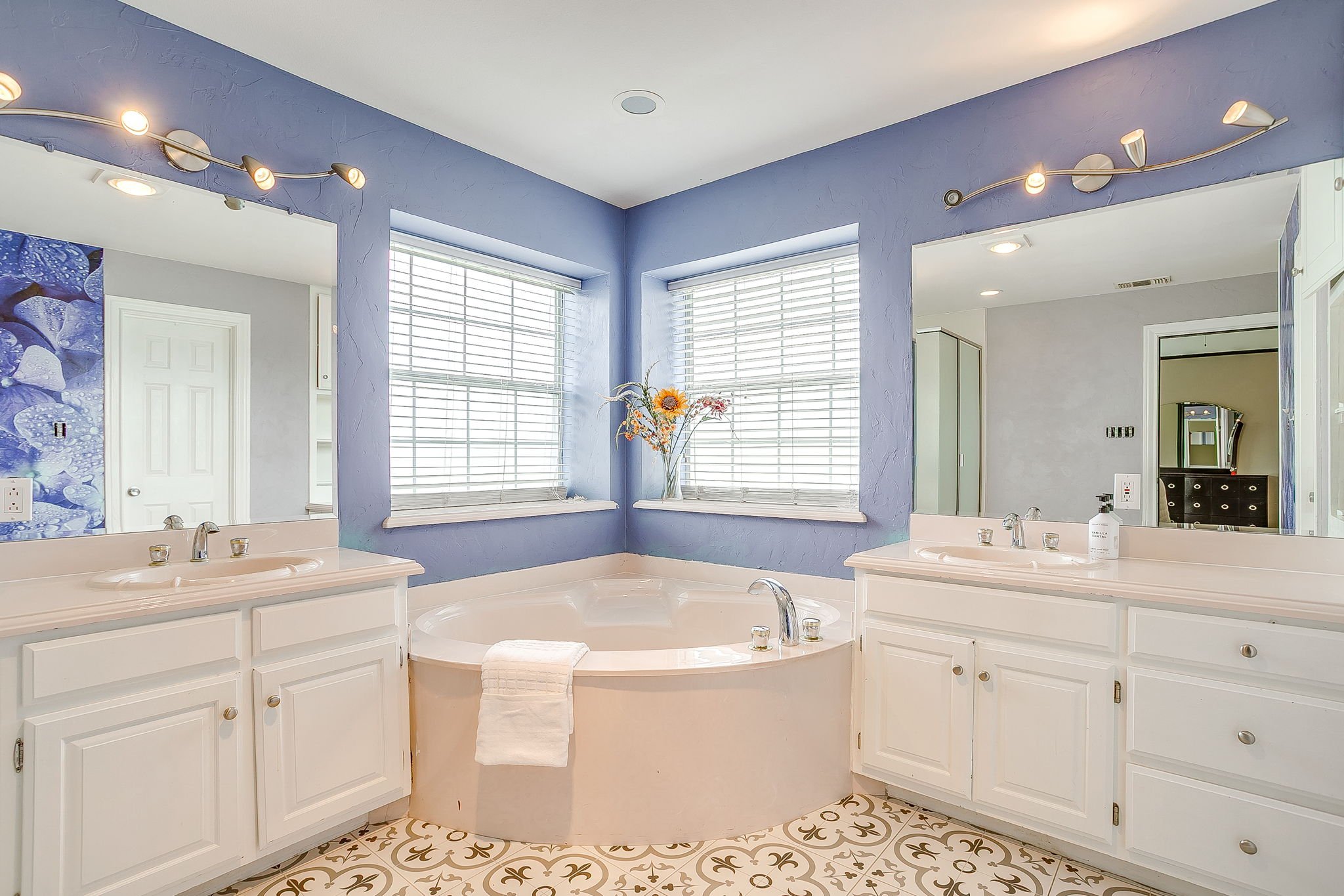 9928 Wandering Way St (36 of 46).jpg