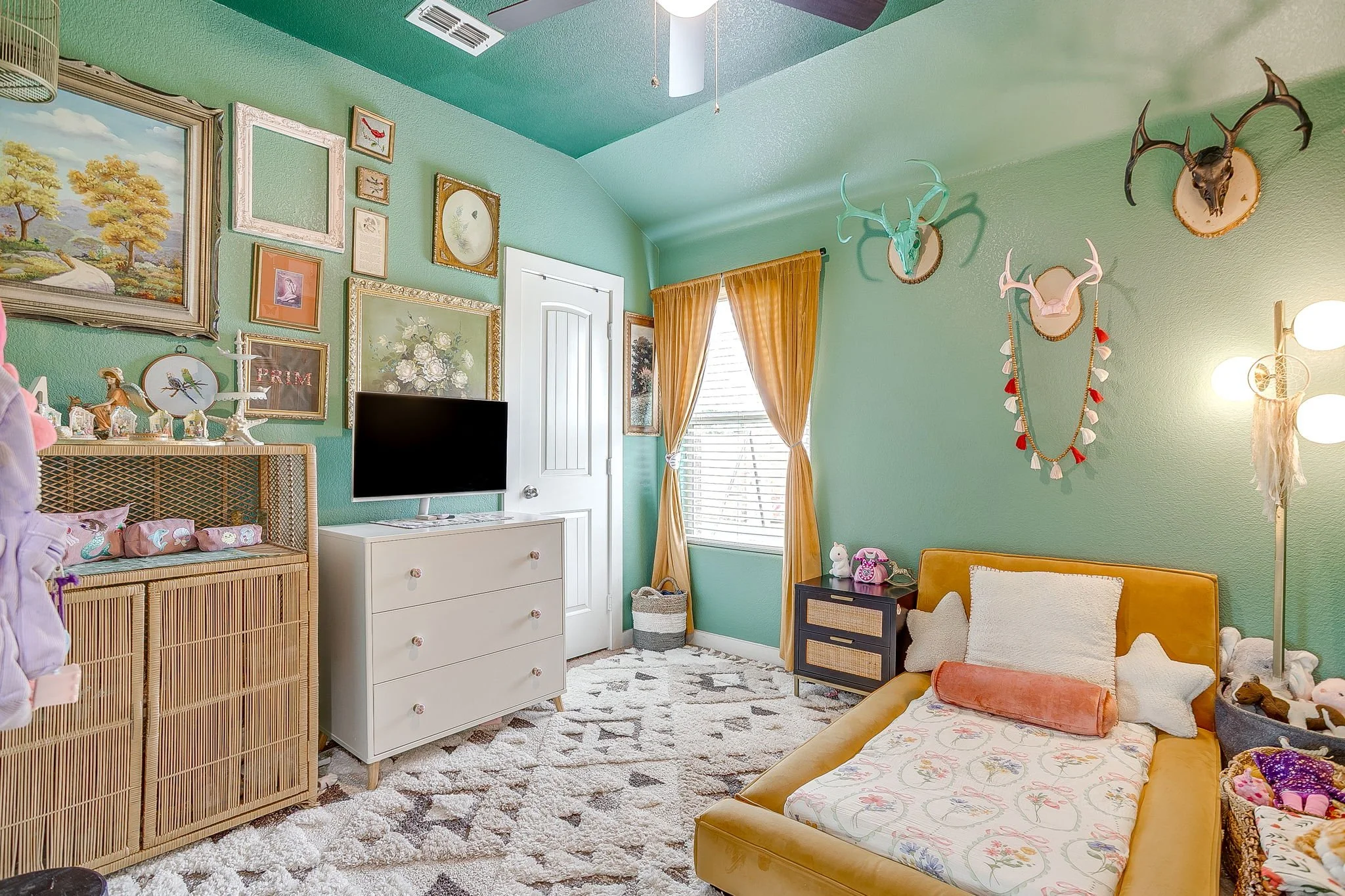 100 Tall Meadow St (33 of 44).jpg