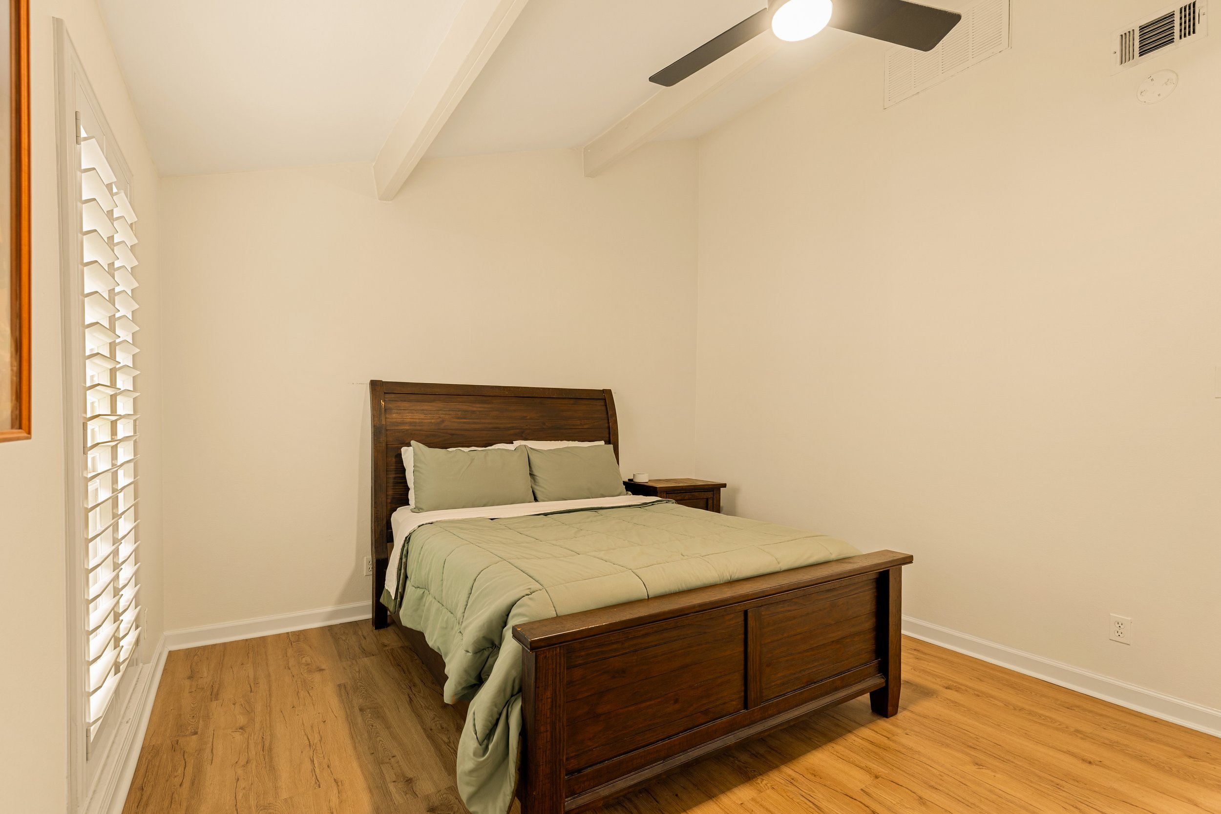 030 Primary Bedroom - 4015 Holland #103.jpg