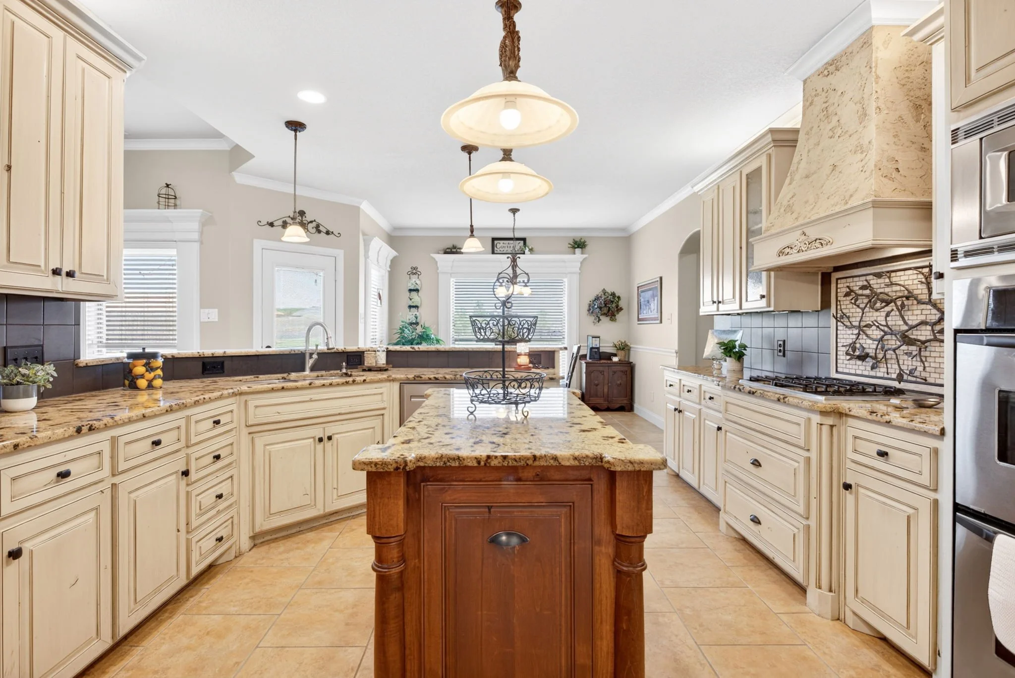7233 Granville Dr (30 of 68).jpg