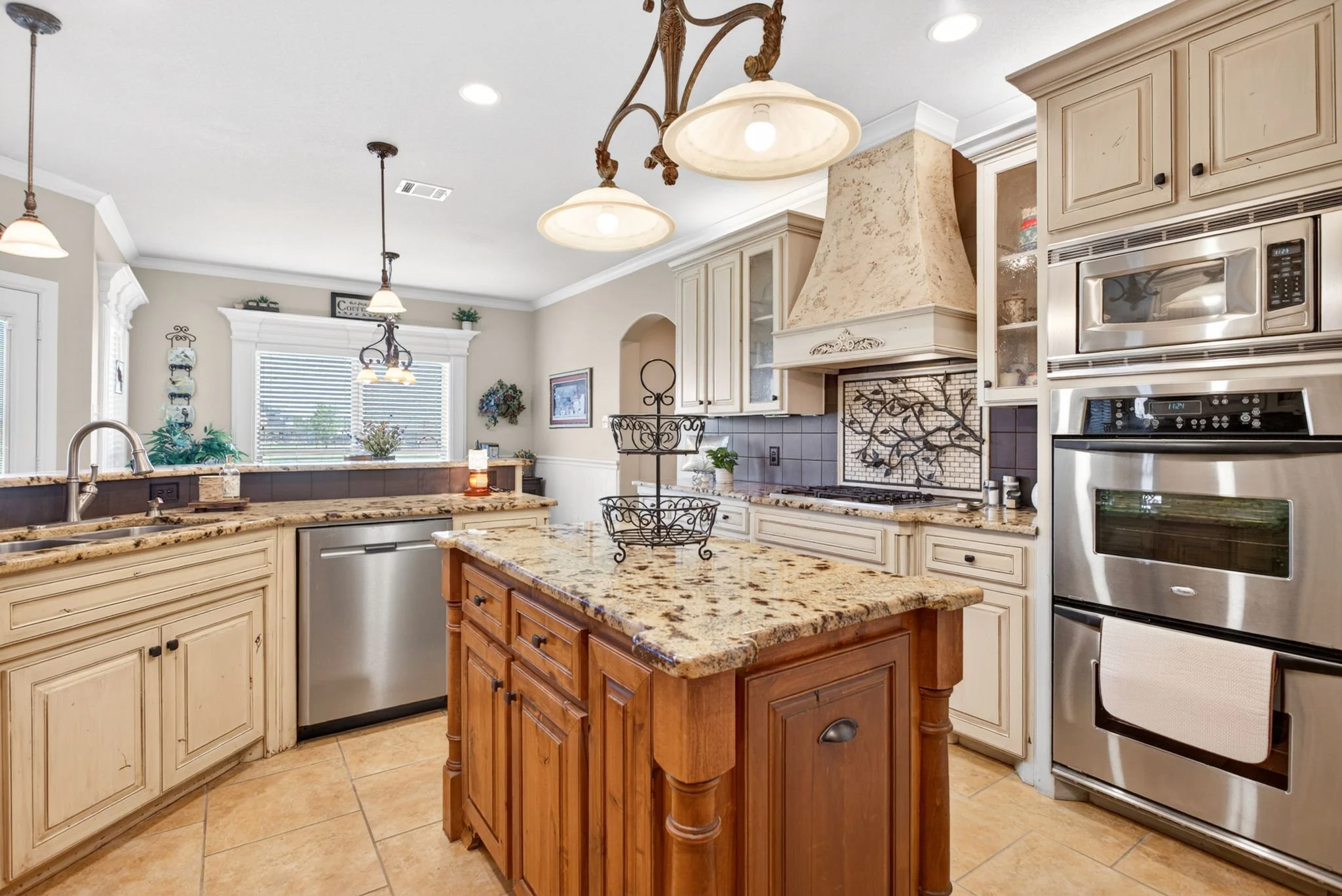 7233 Granville Dr (31 of 68).jpg