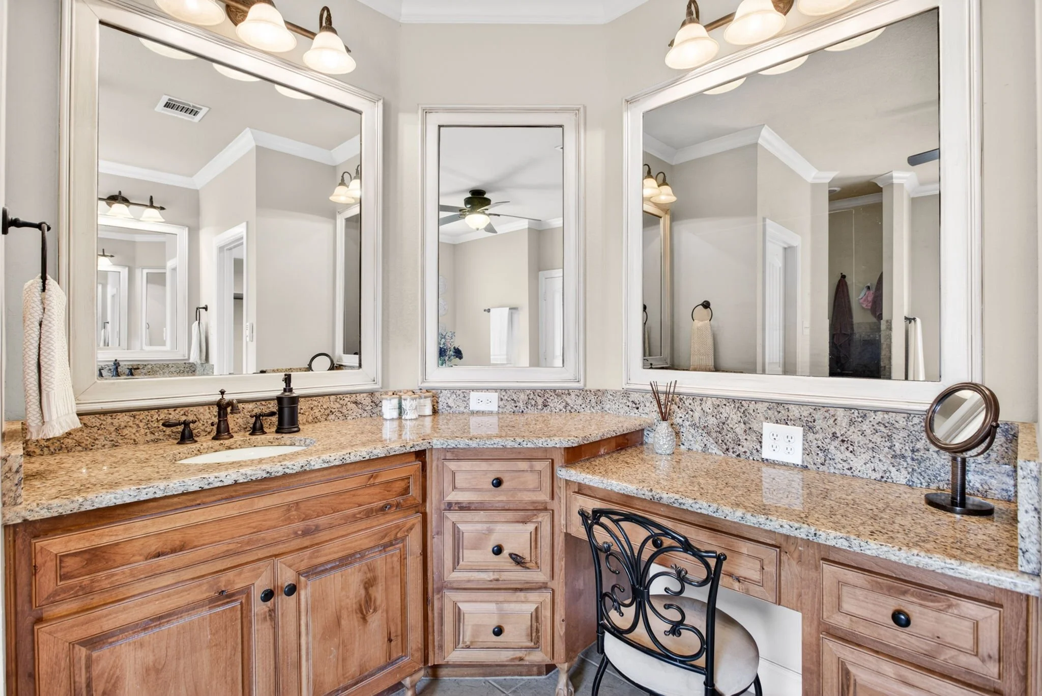 7233 Granville Dr (55 of 68).jpg