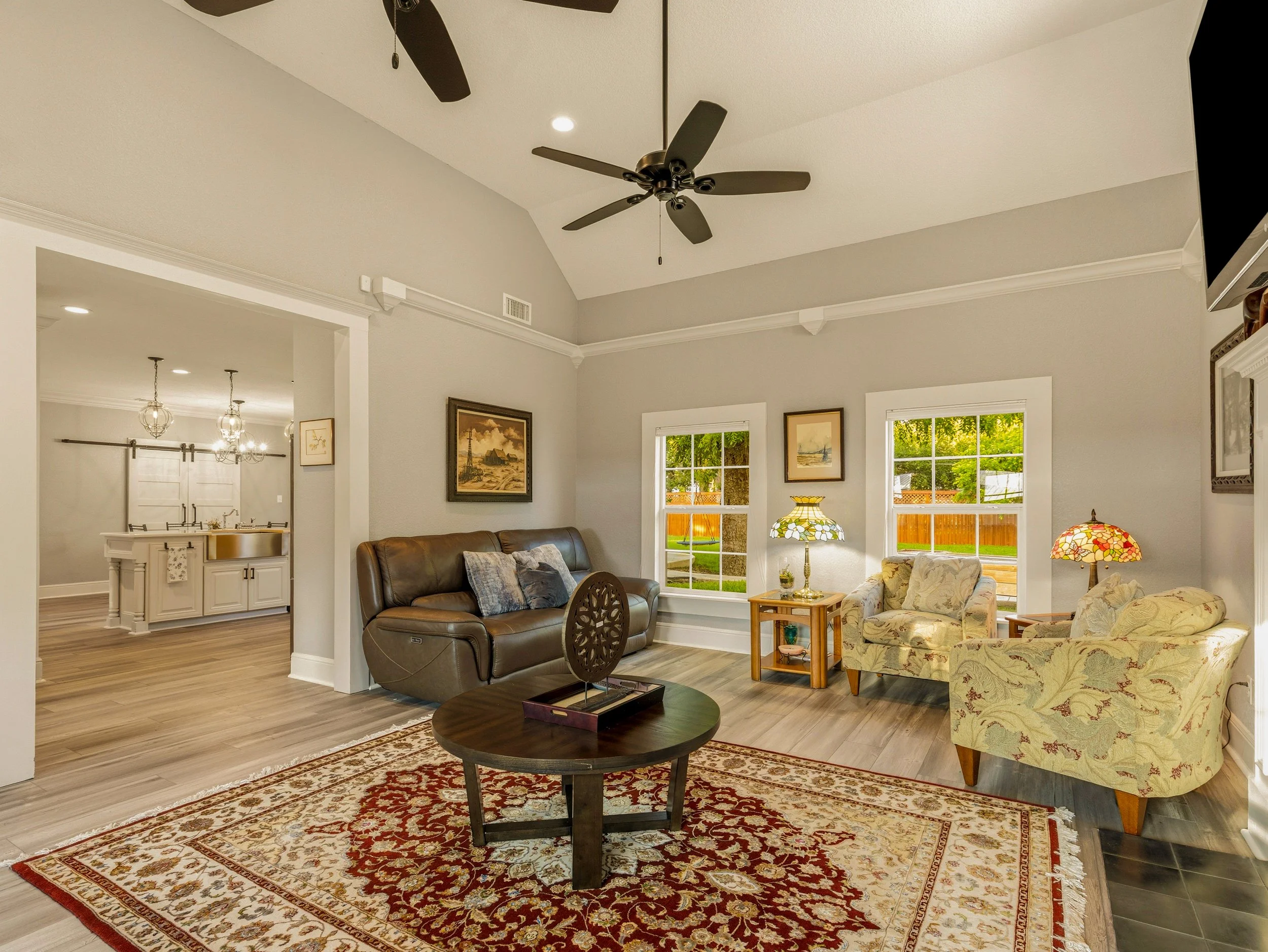 017 Living Room - 11700 Rams Lake.jpg