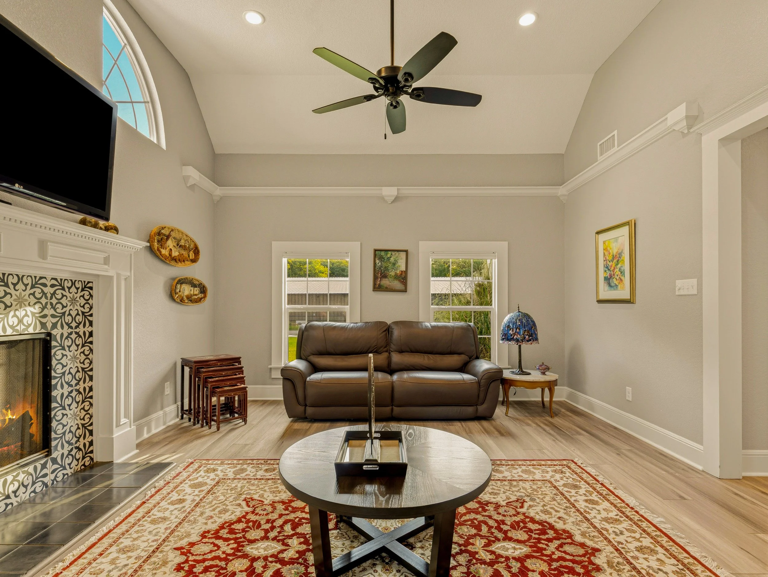018 Living Room - 11700 Rams Lake.jpg