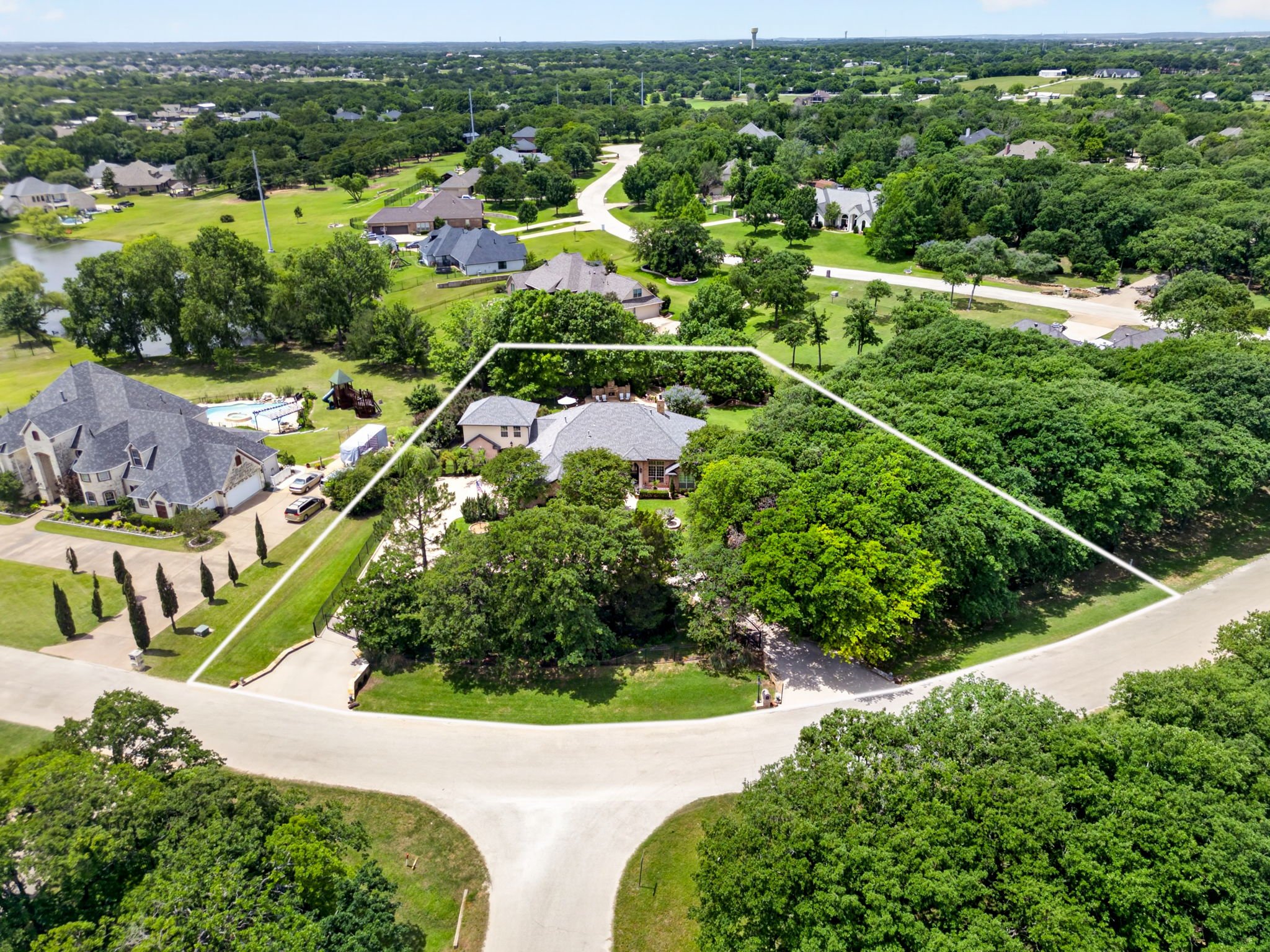 7333 Wooded Acres Trail (1 of 14).jpg