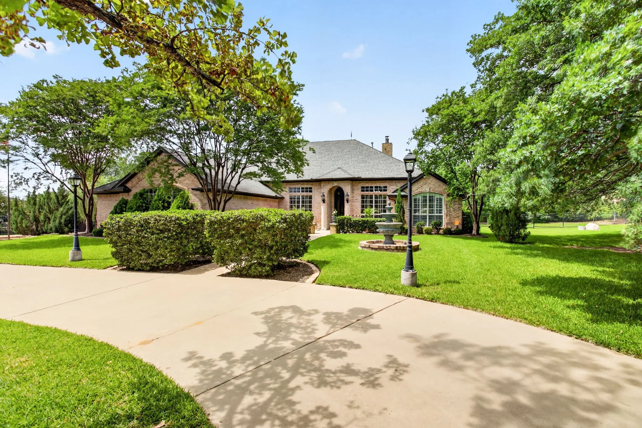 7333 Wooded Acres Trail (3 of 85).jpg
