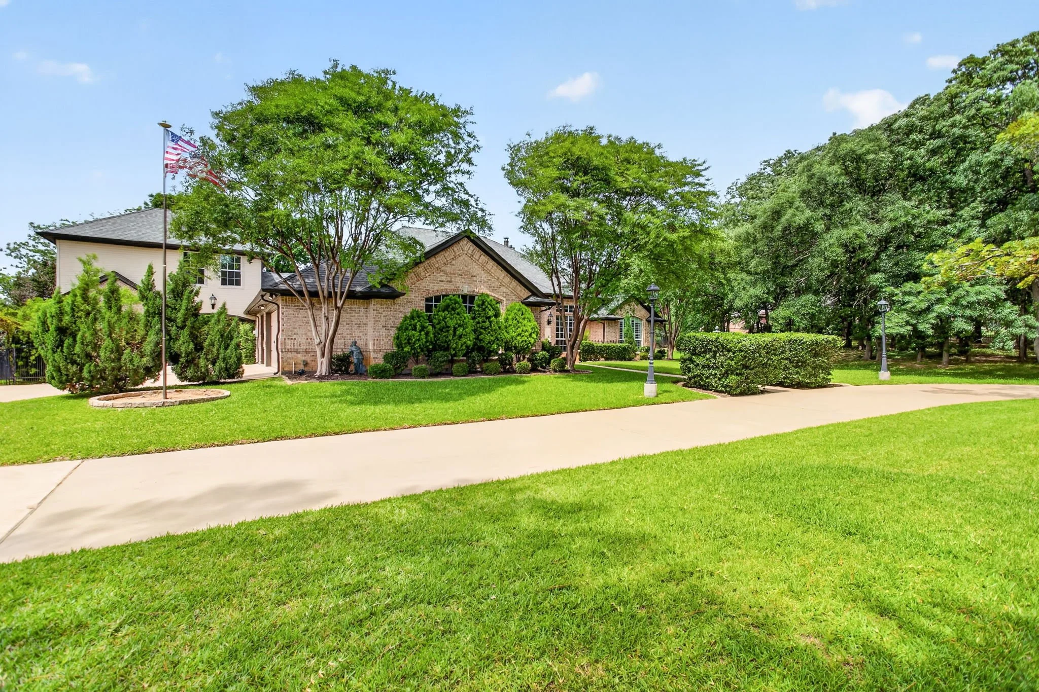 7333 Wooded Acres Trail (7 of 85).jpg