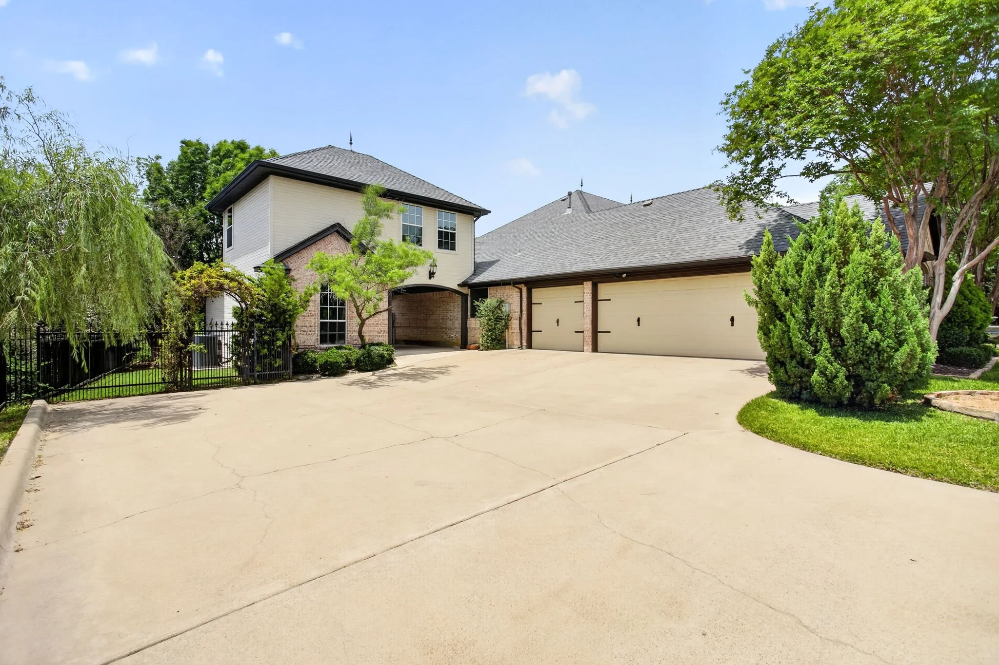 7333 Wooded Acres Trail (9 of 85).jpg