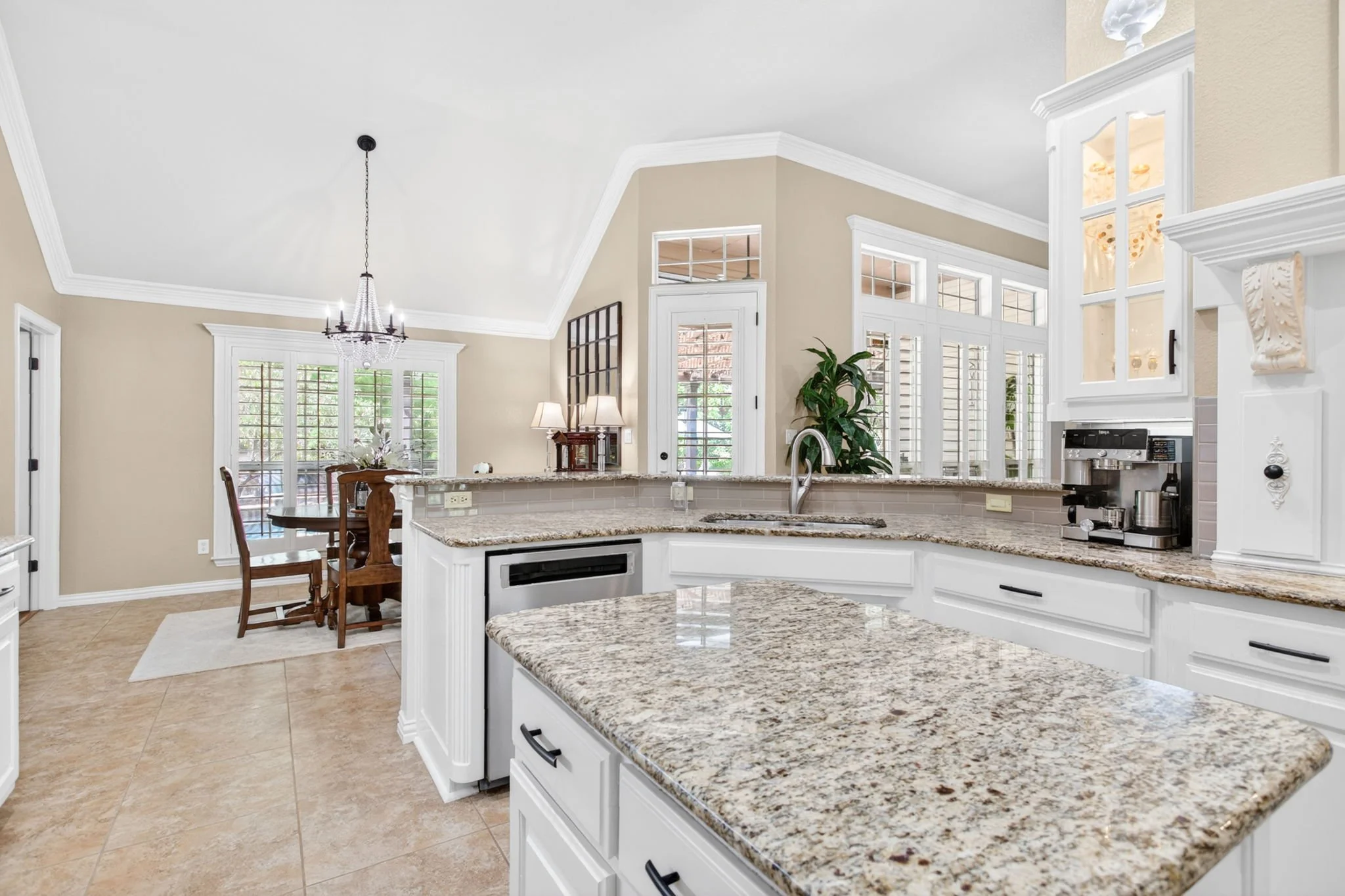 7333 Wooded Acres Trail (28 of 85).jpg