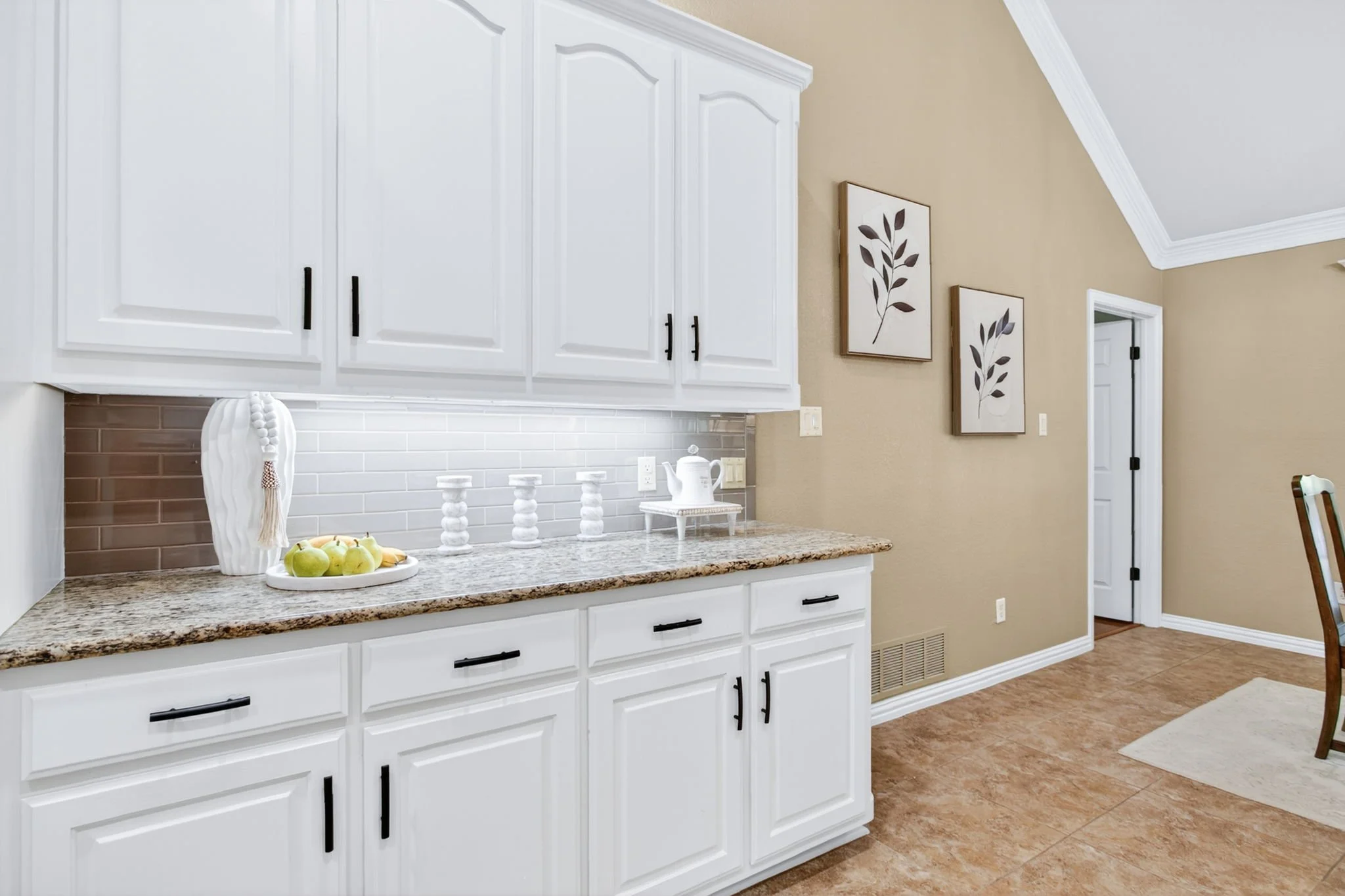 7333 Wooded Acres Trail (32 of 85).jpg