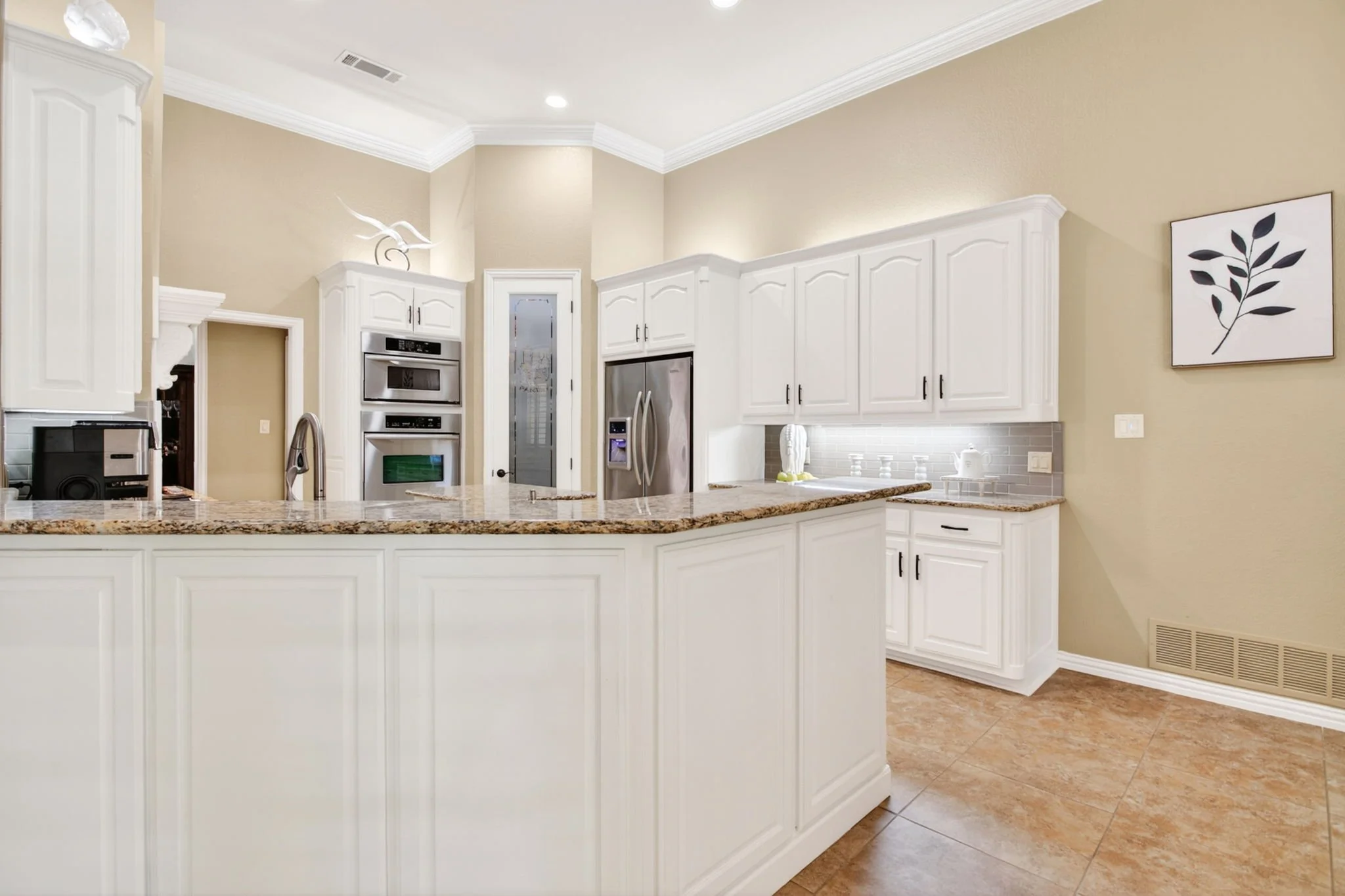 7333 Wooded Acres Trail (34 of 85).jpg