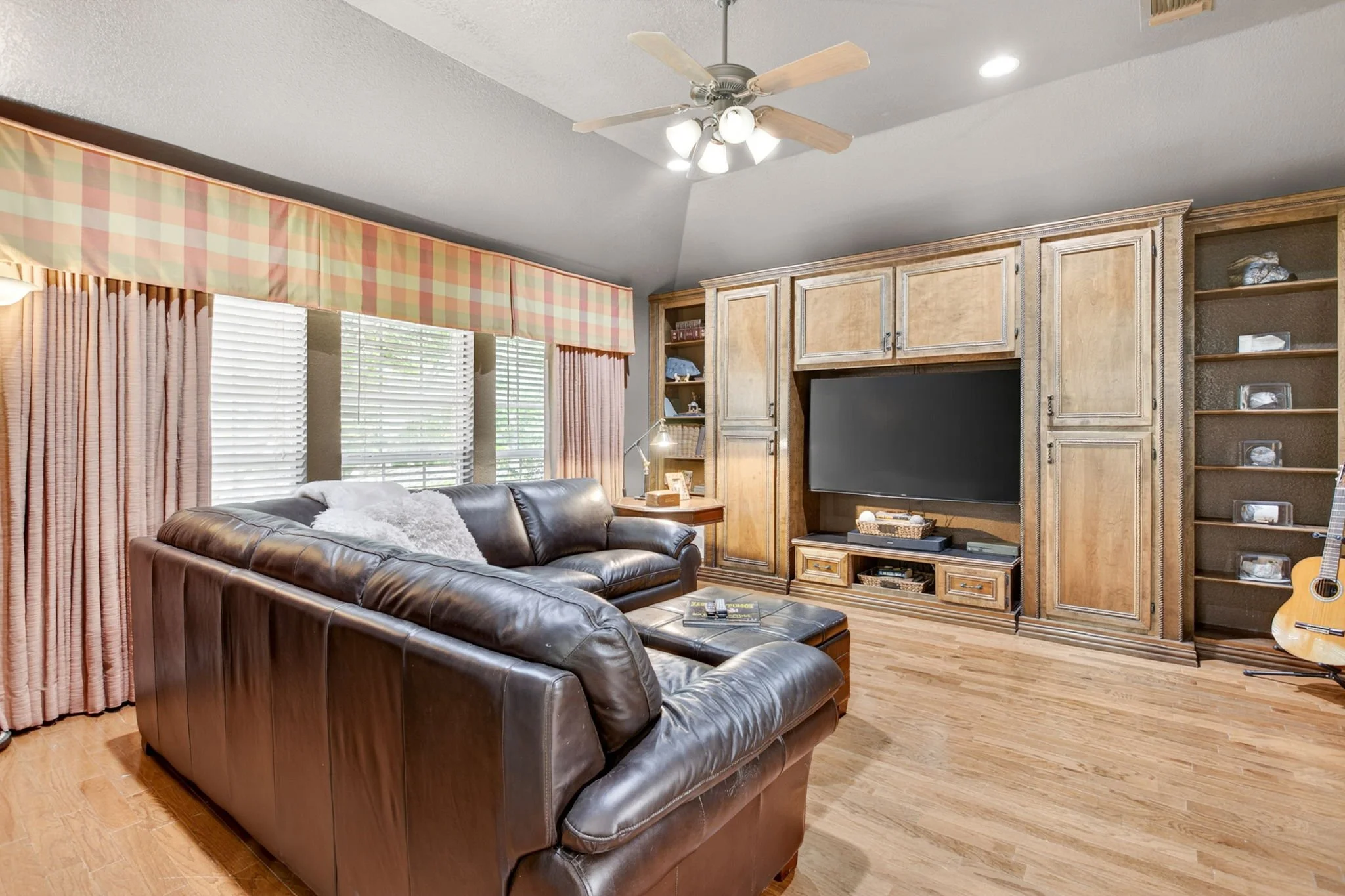 7333 Wooded Acres Trail (38 of 85).jpg