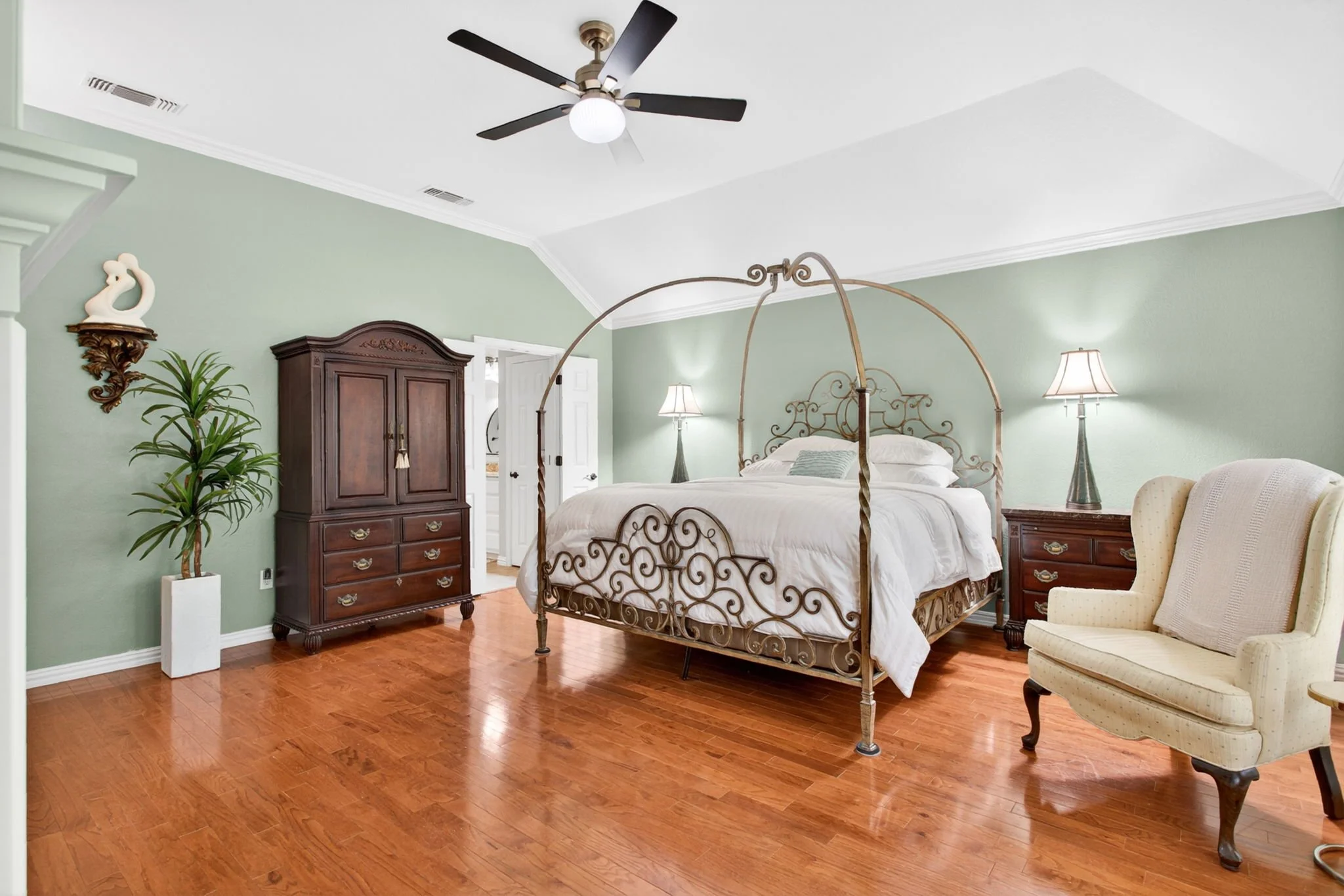 7333 Wooded Acres Trail (42 of 85).jpg