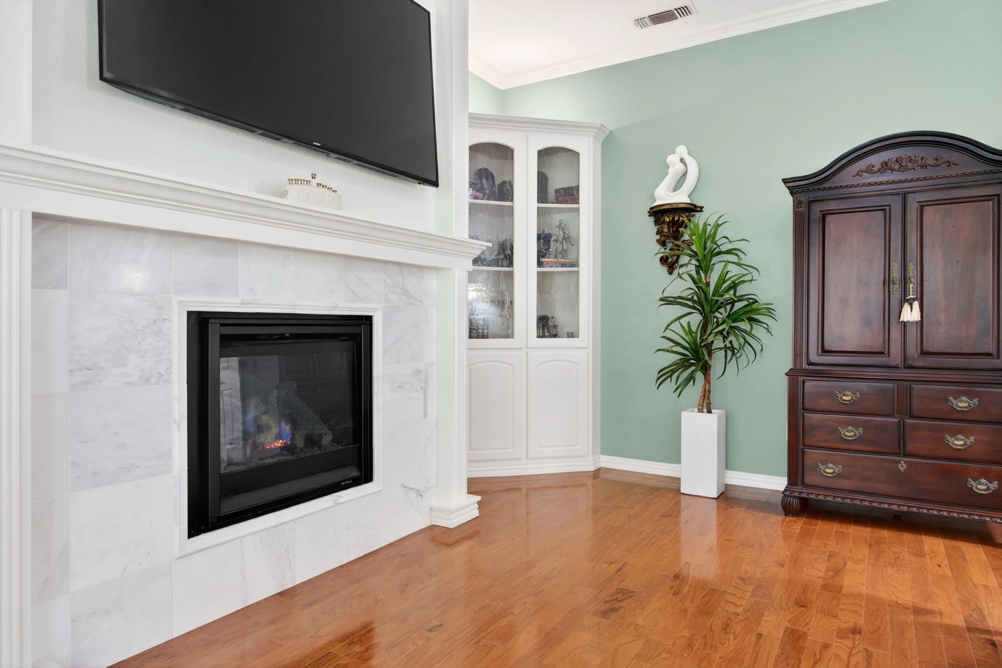 7333 Wooded Acres Trail (43 of 85).jpg