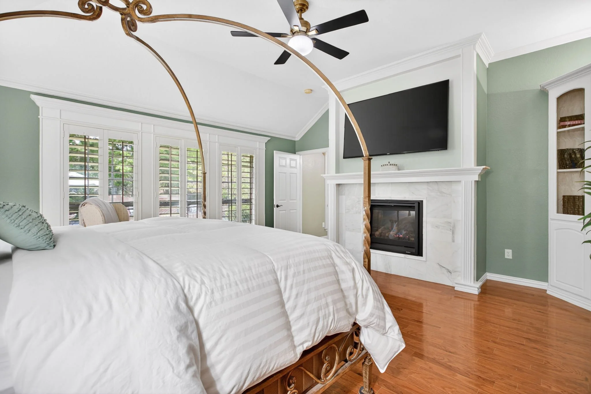 7333 Wooded Acres Trail (44 of 85).jpg