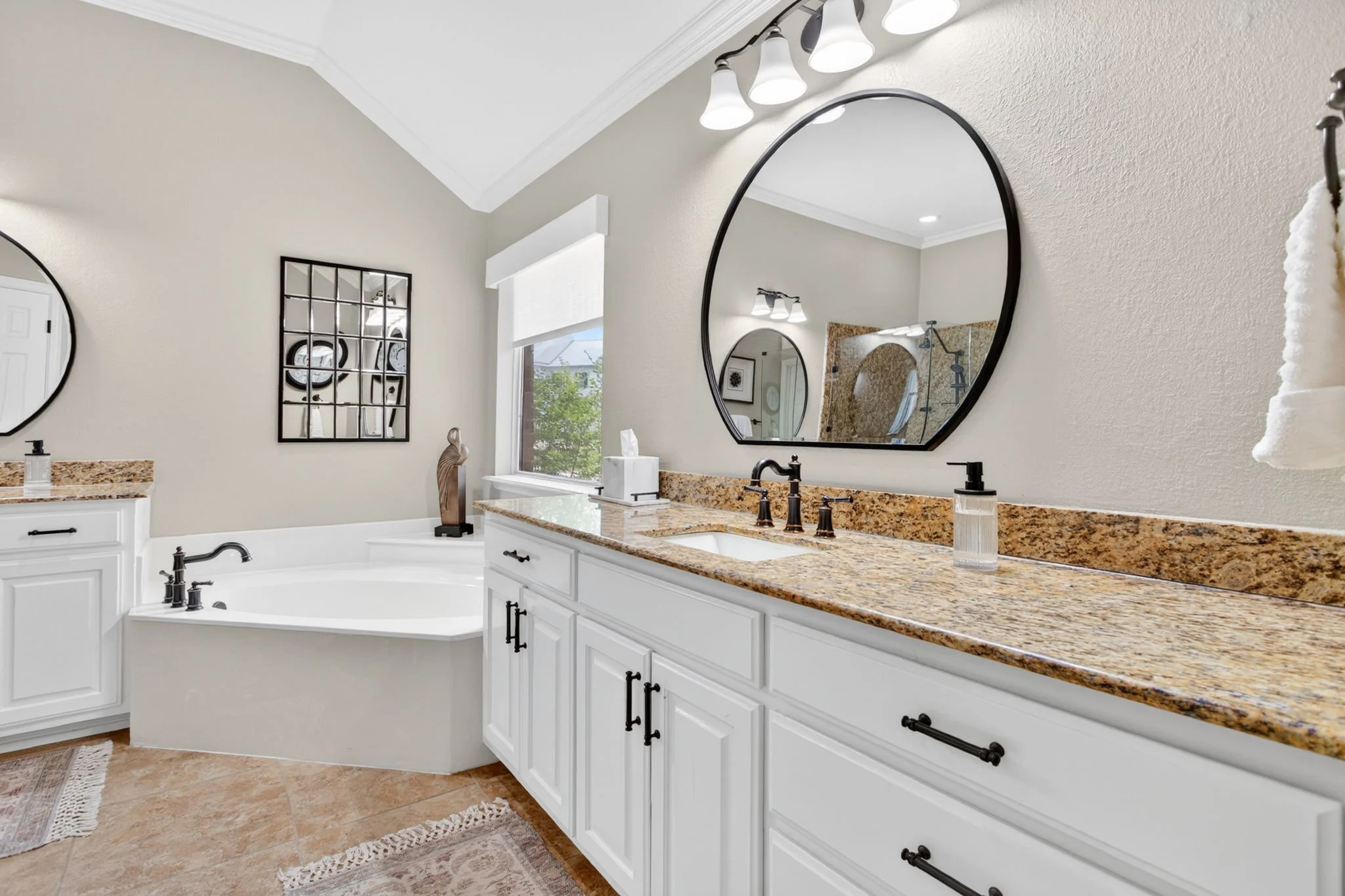 7333 Wooded Acres Trail (45 of 85).jpg