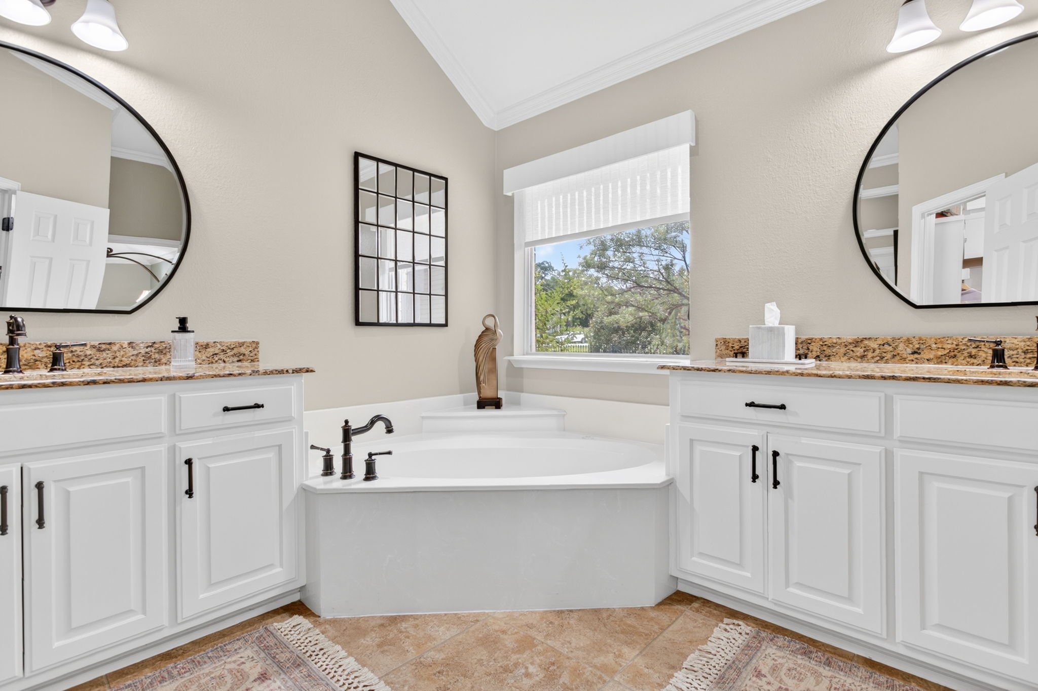 7333 Wooded Acres Trail (46 of 85).jpg