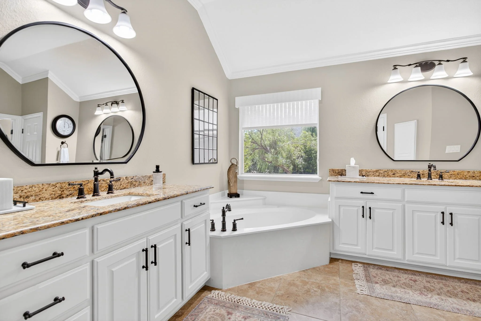 7333 Wooded Acres Trail (48 of 85).jpg