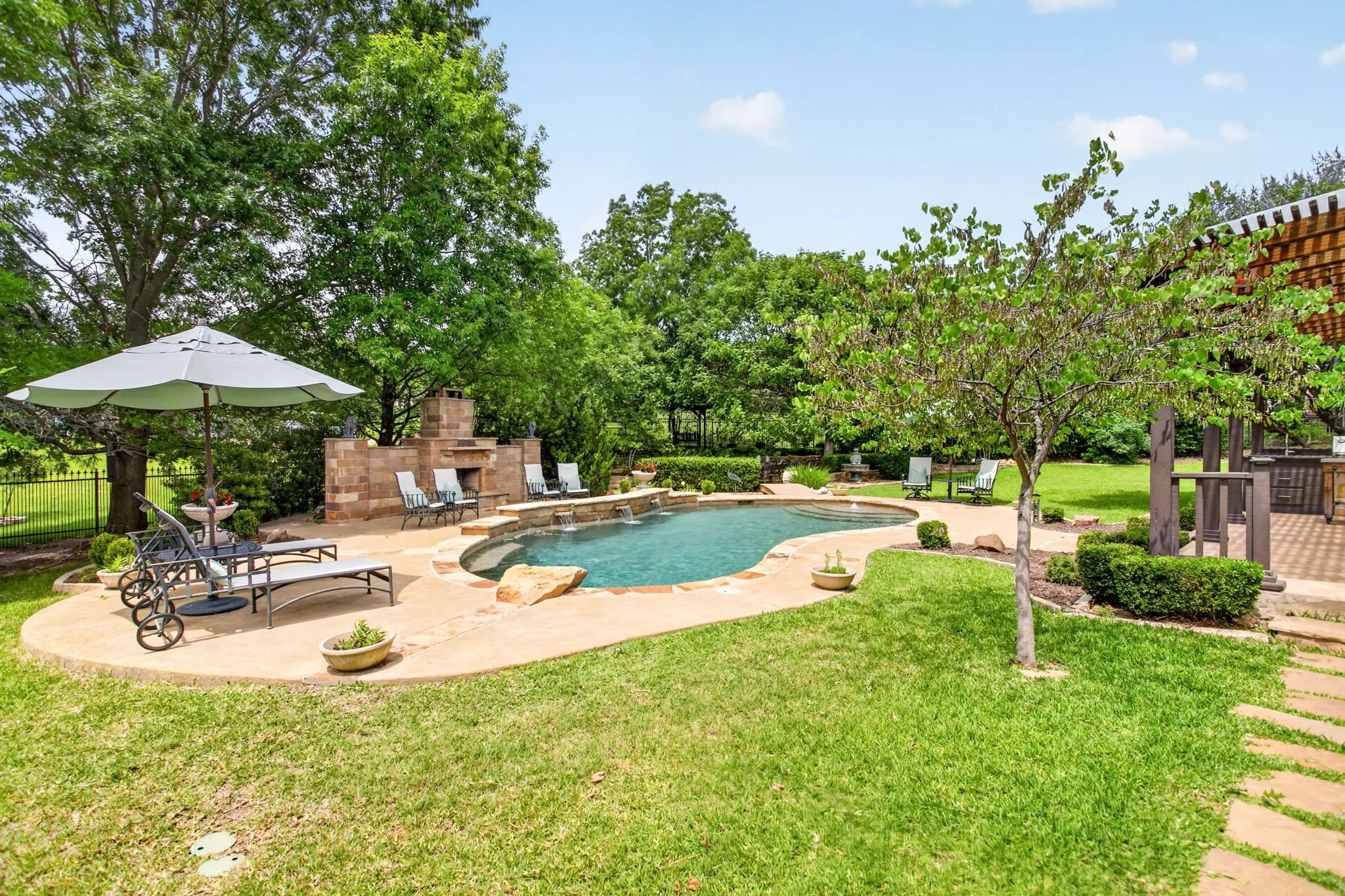 7333 Wooded Acres Trail (67 of 85).jpg