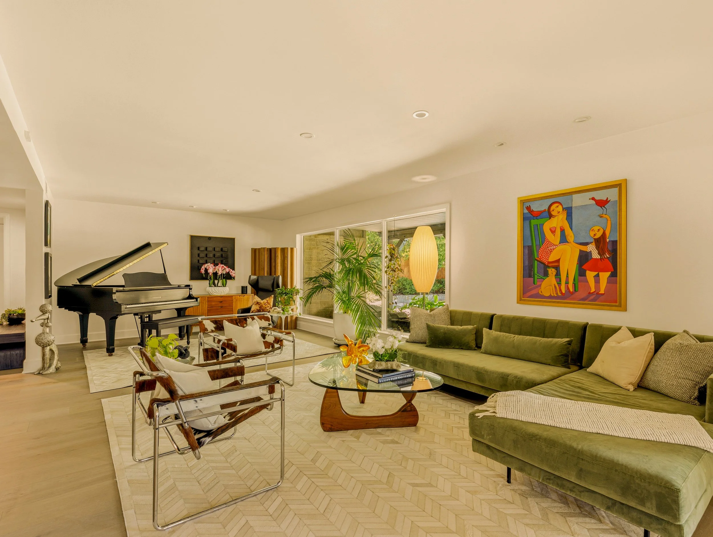 012 Living Room - 14 Windward.jpg