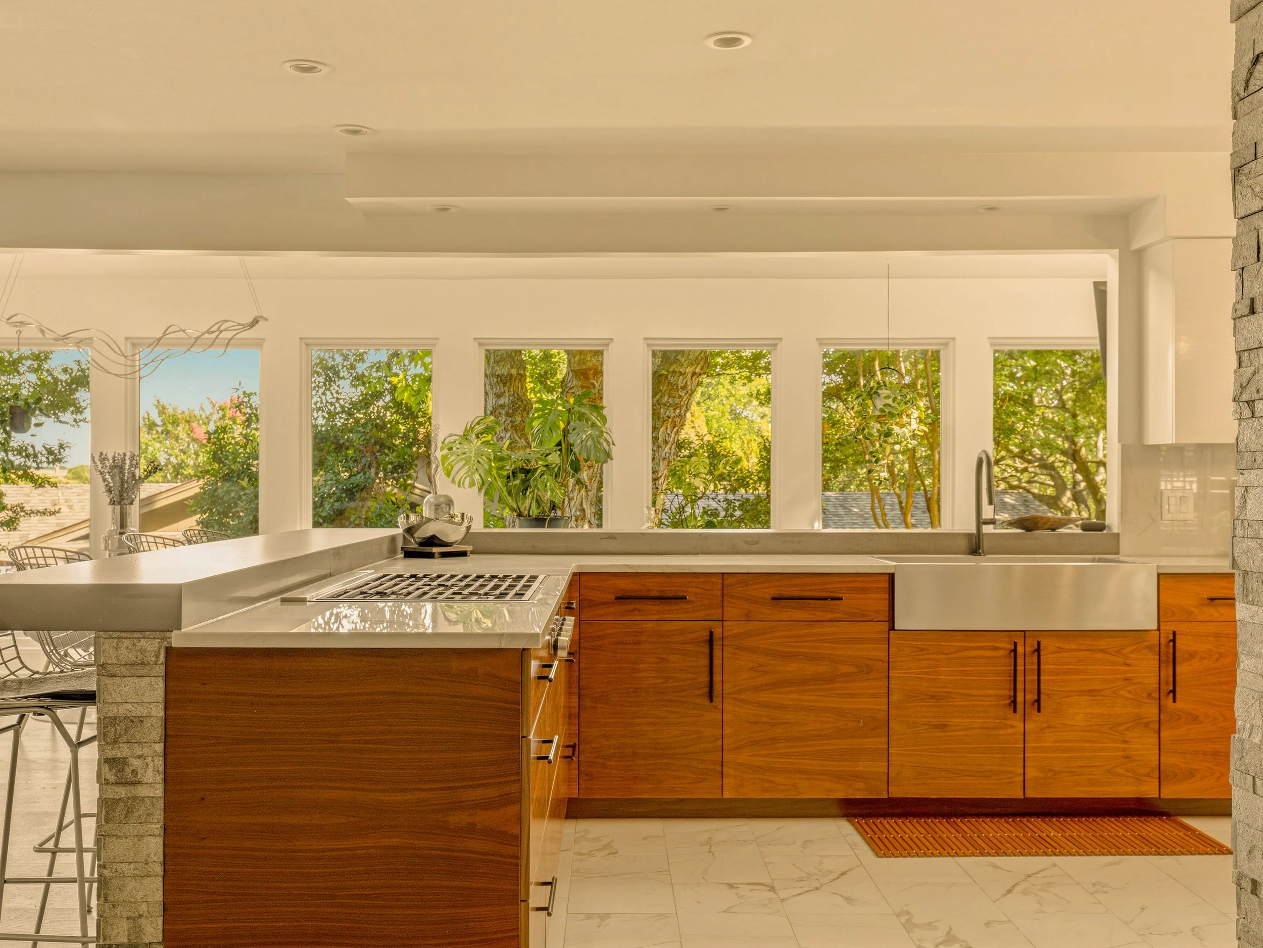023 Kitchen - 14 Windward.jpg