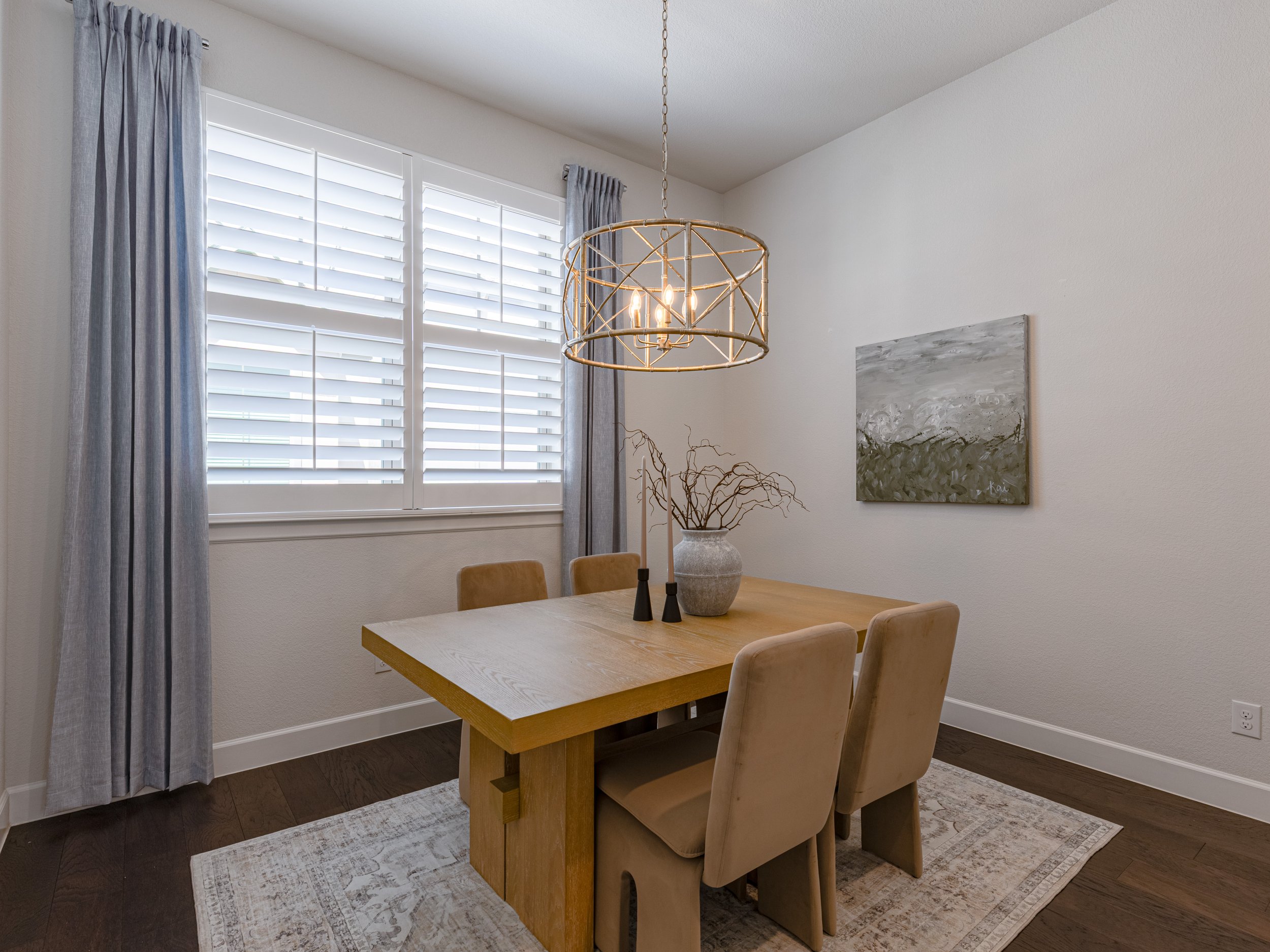 010 Dining Room - 5143 Brickellia.jpg