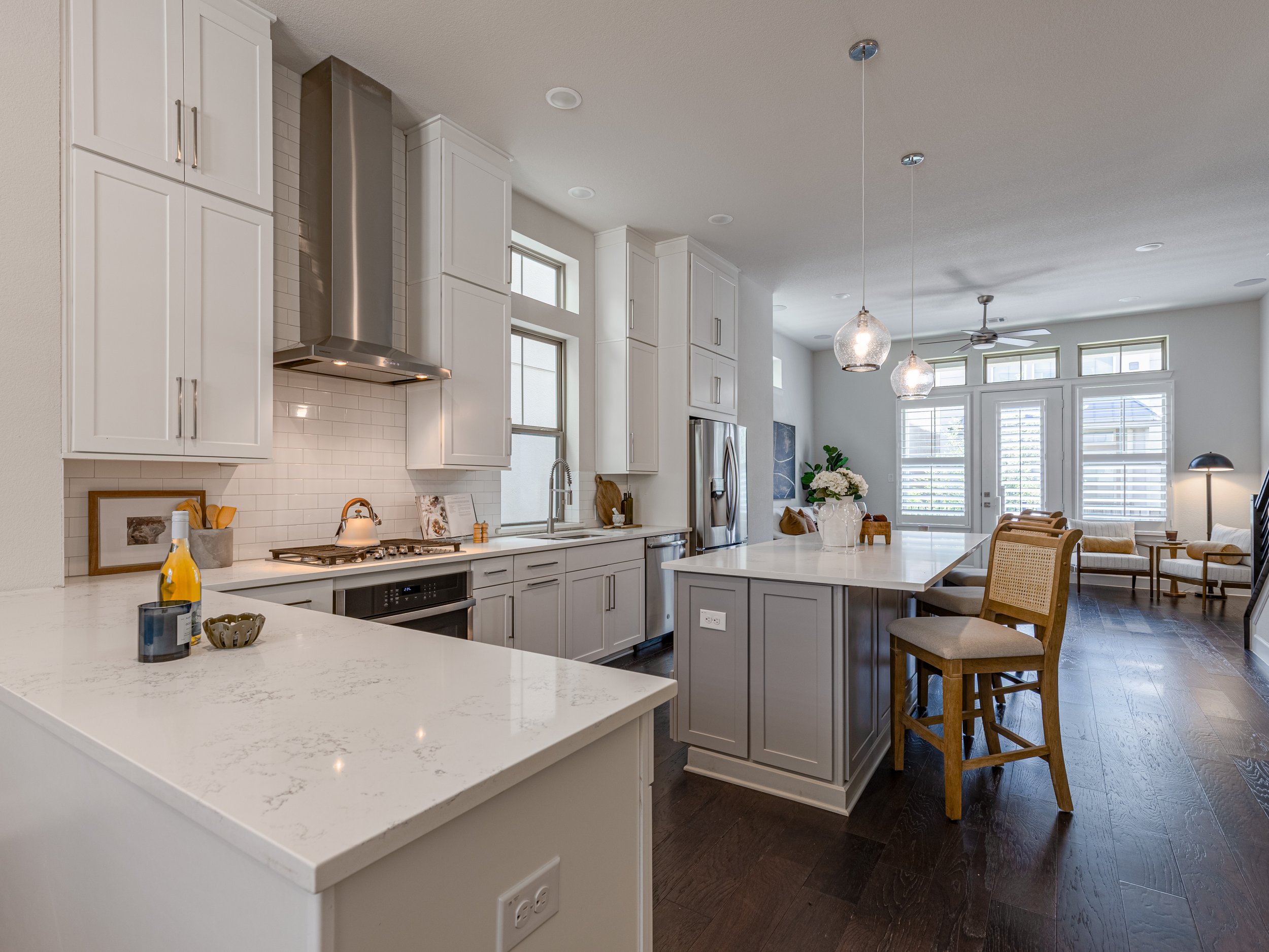 012 Kitchen - 5143 Brickellia.jpg