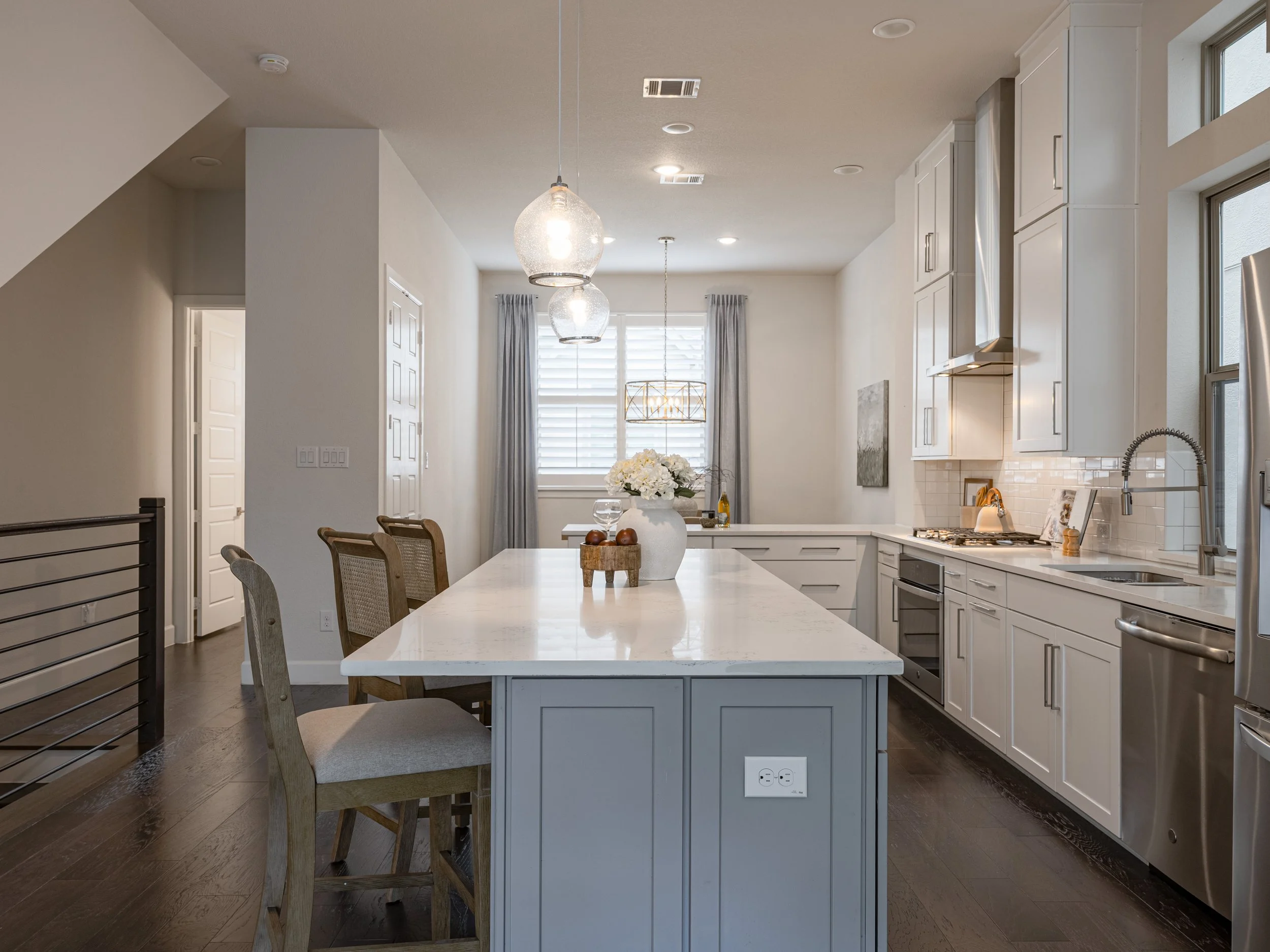 017 Kitchen - 5143 Brickellia.jpg
