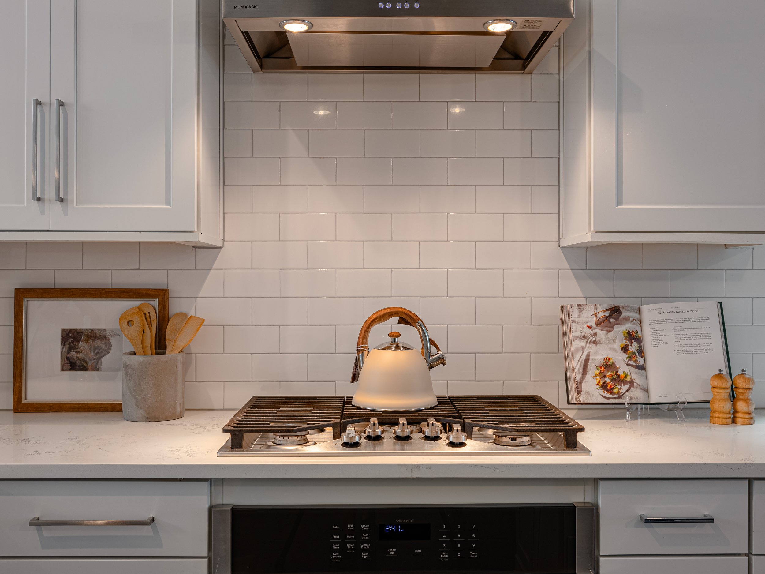 020 Kitchen - 5143 Brickellia.jpg